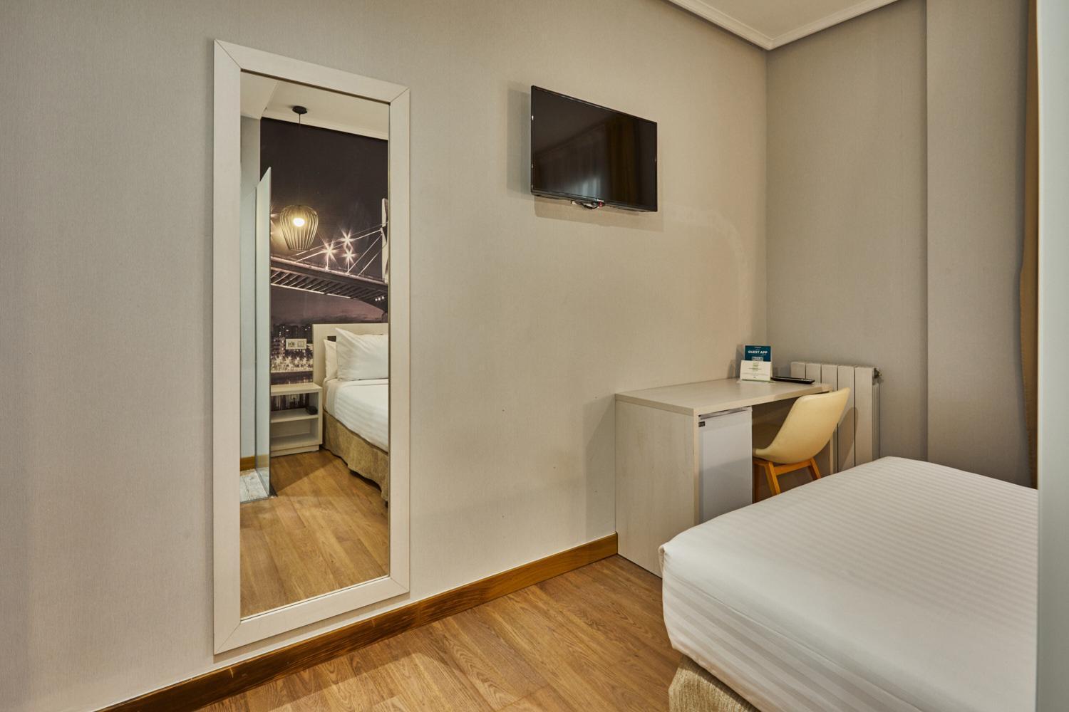 Basic Double Room