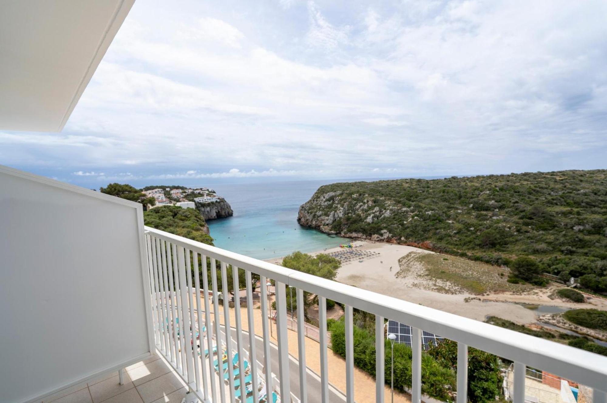Double or Twin Room Sea View