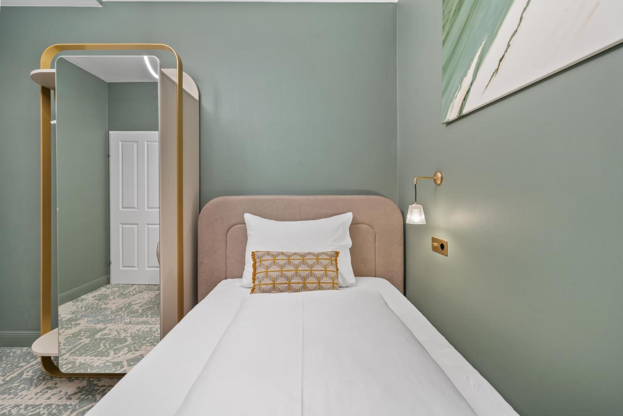 Single Room,1769496082:JPEG