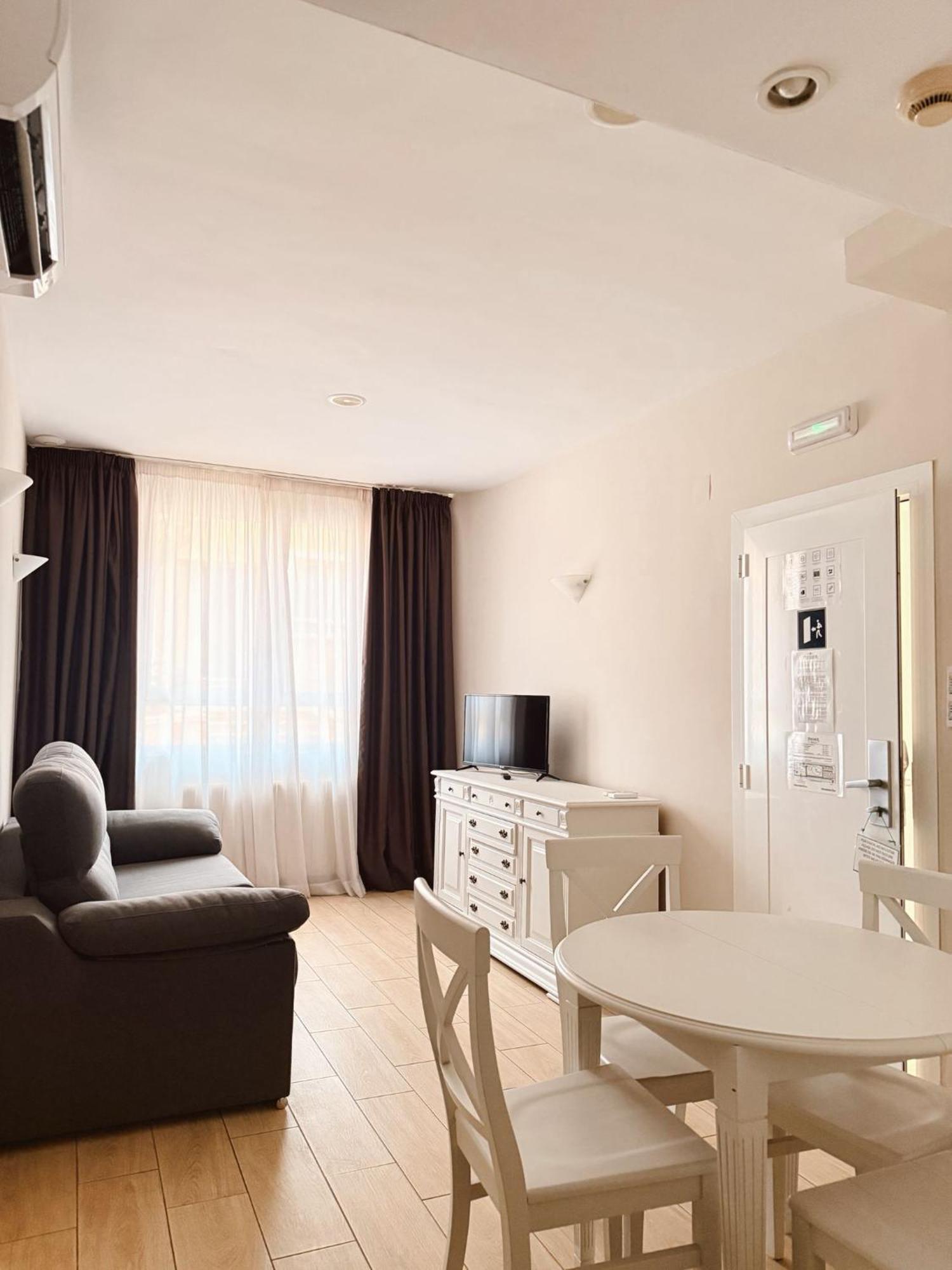One-Bedroom Standard Apartment