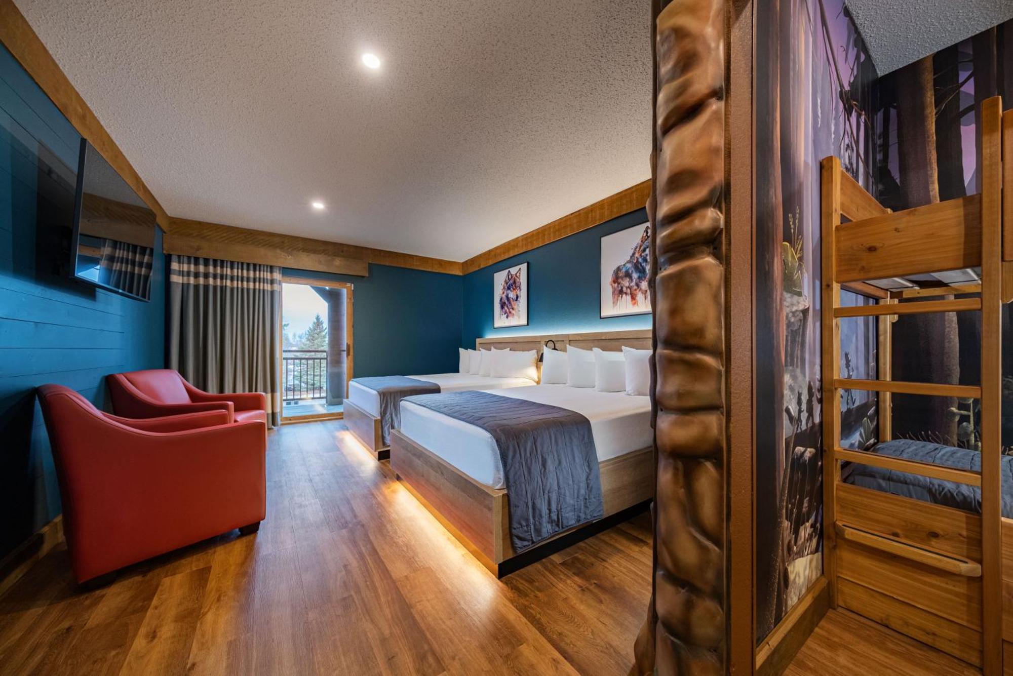 Deluxe Wolf Den Suite