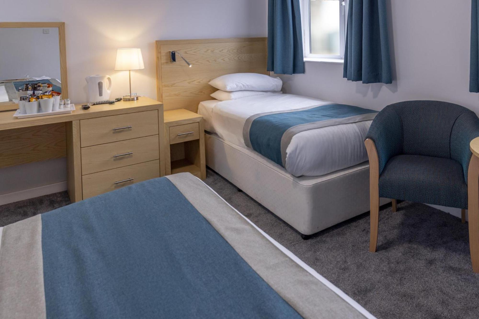 Family Room Three Single Beds One Bunk Bed Non-Smoking
