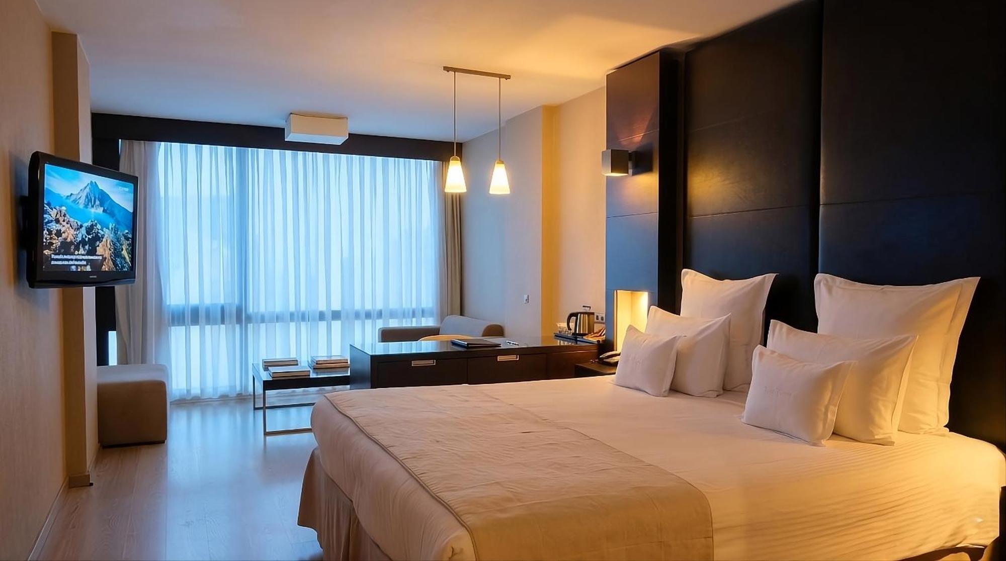 Superior Room Partial Sea View