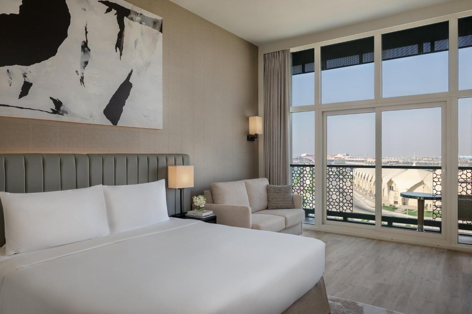 One-Bedroom Suite Pool View Balcony Theme Park Access