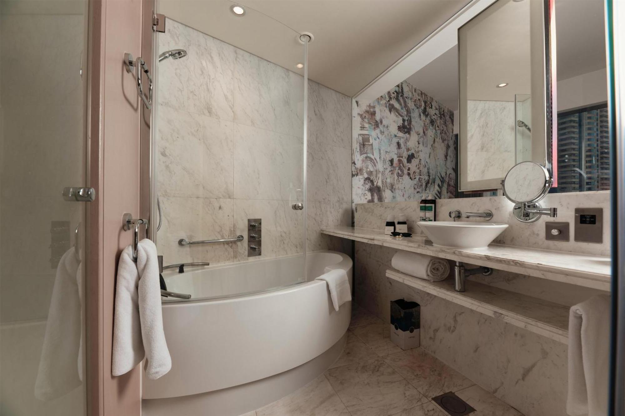 Standard Hip City Room