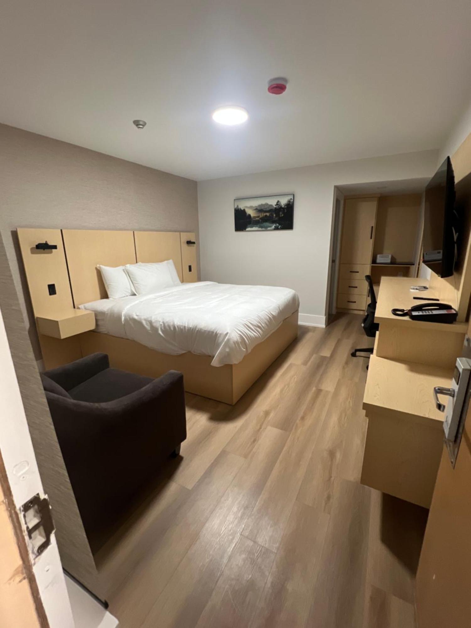 Deluxe Single Room
