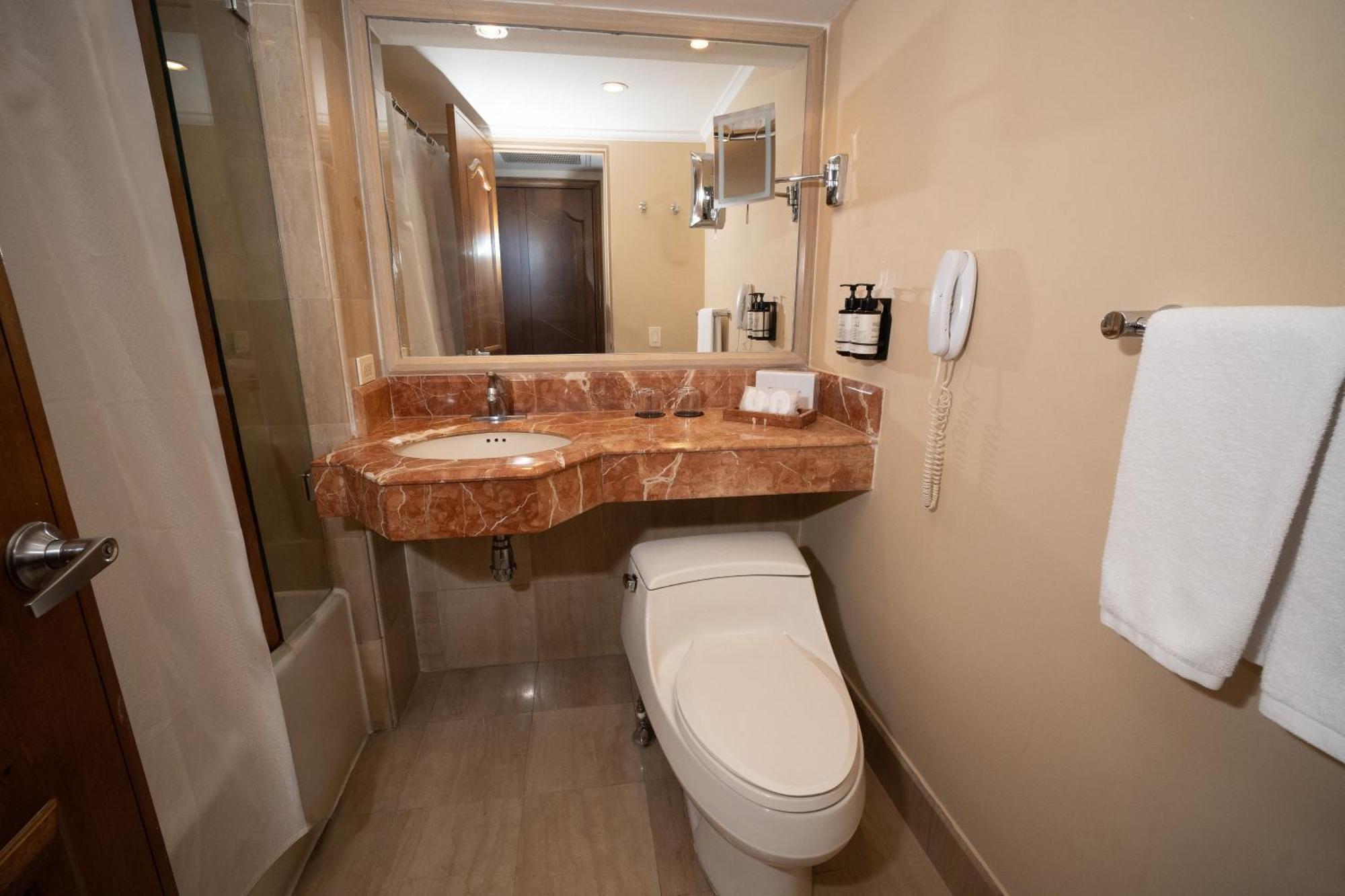 Chambre Lit Queen-Size Classique