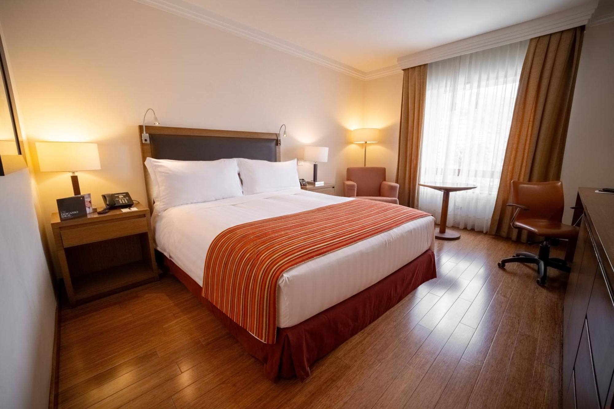 Classic Queen Room