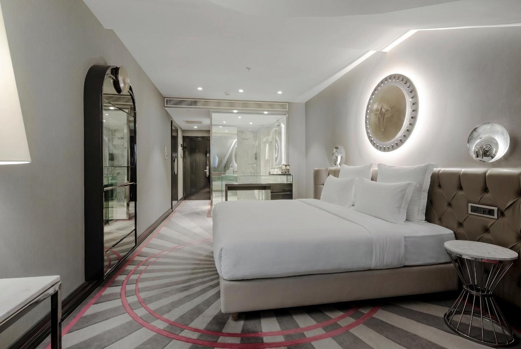 Deluxe Attic Room