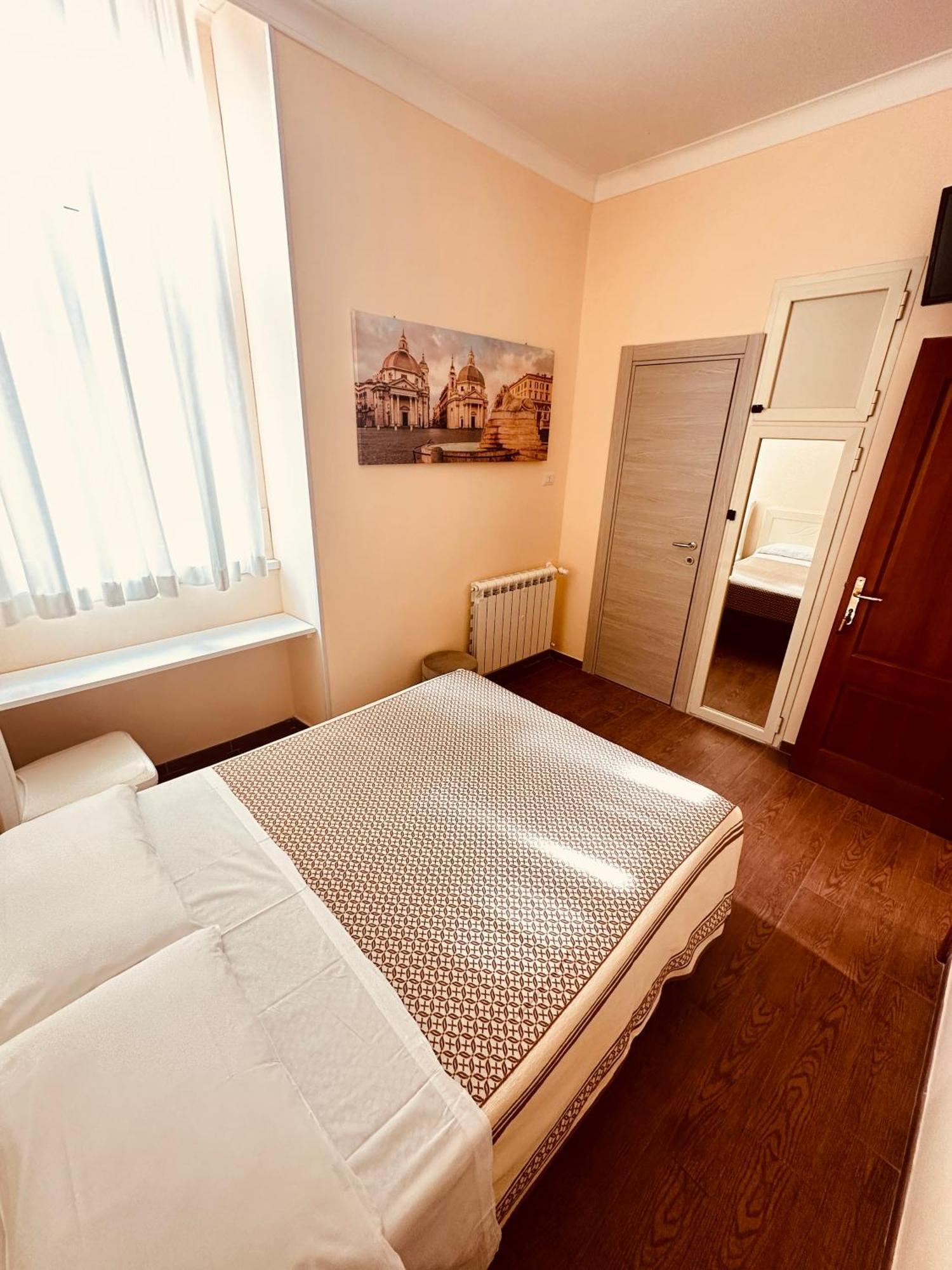 Small Double Room,1774475993:JPEG