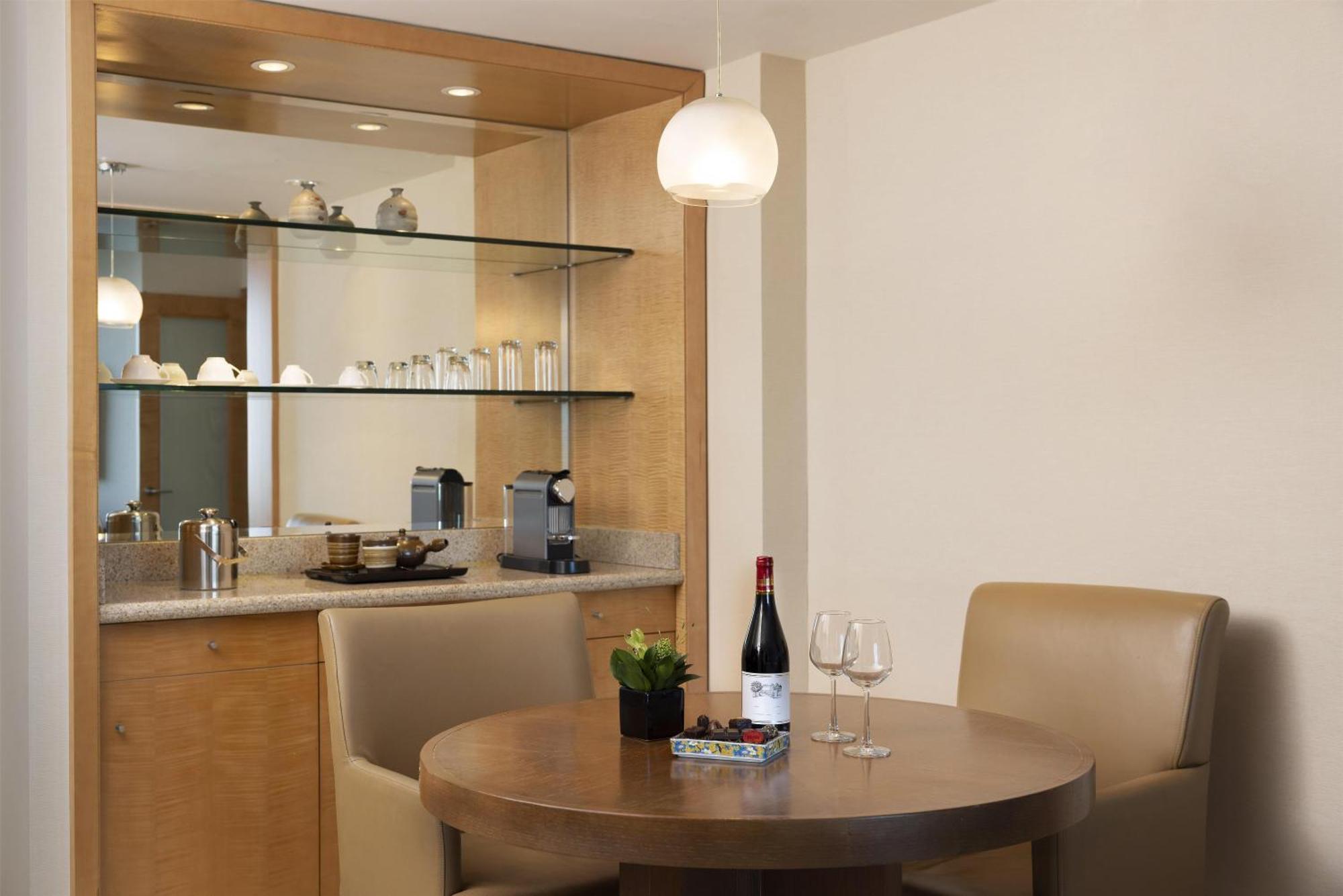 Grand King Suite
