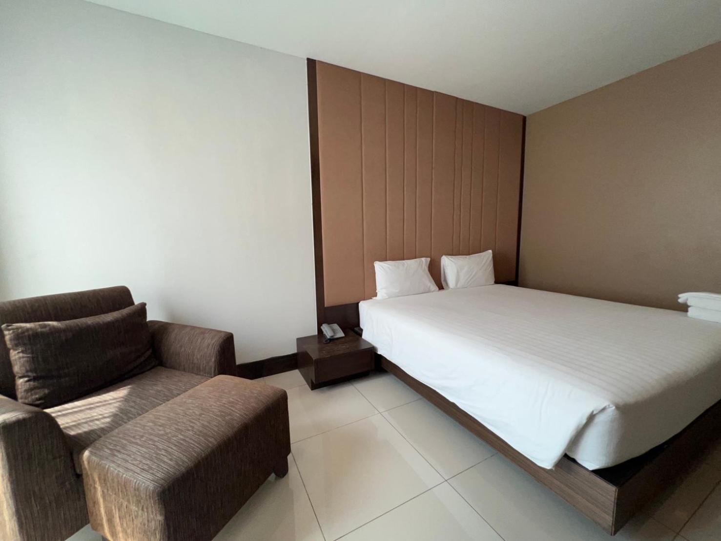 Deluxe Double Room,1769821243:JPEG