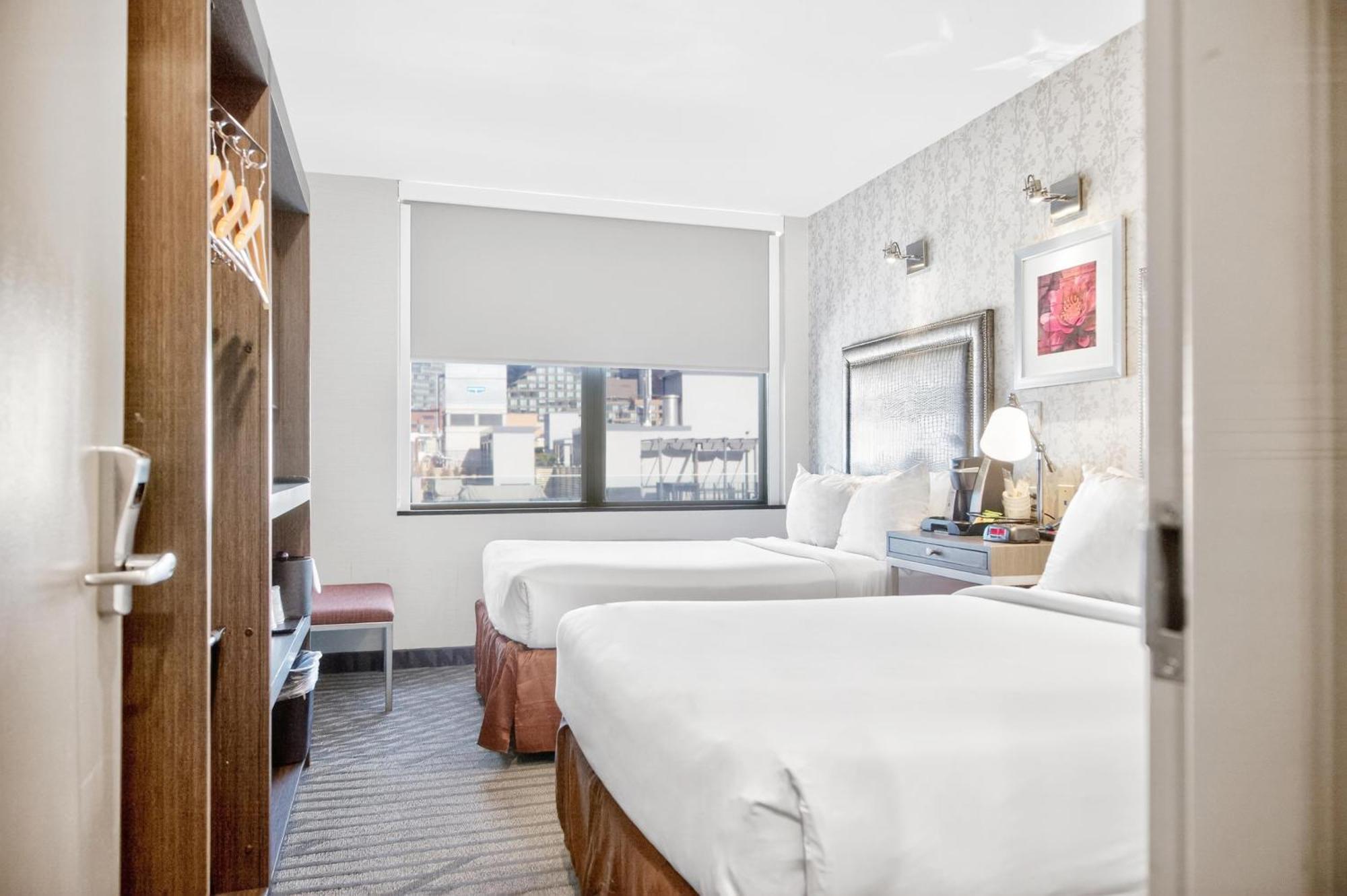 Double Room Two Double Beds City View Non-Smoking