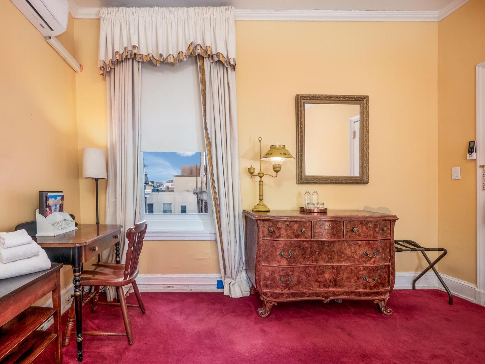 Queen Room #1