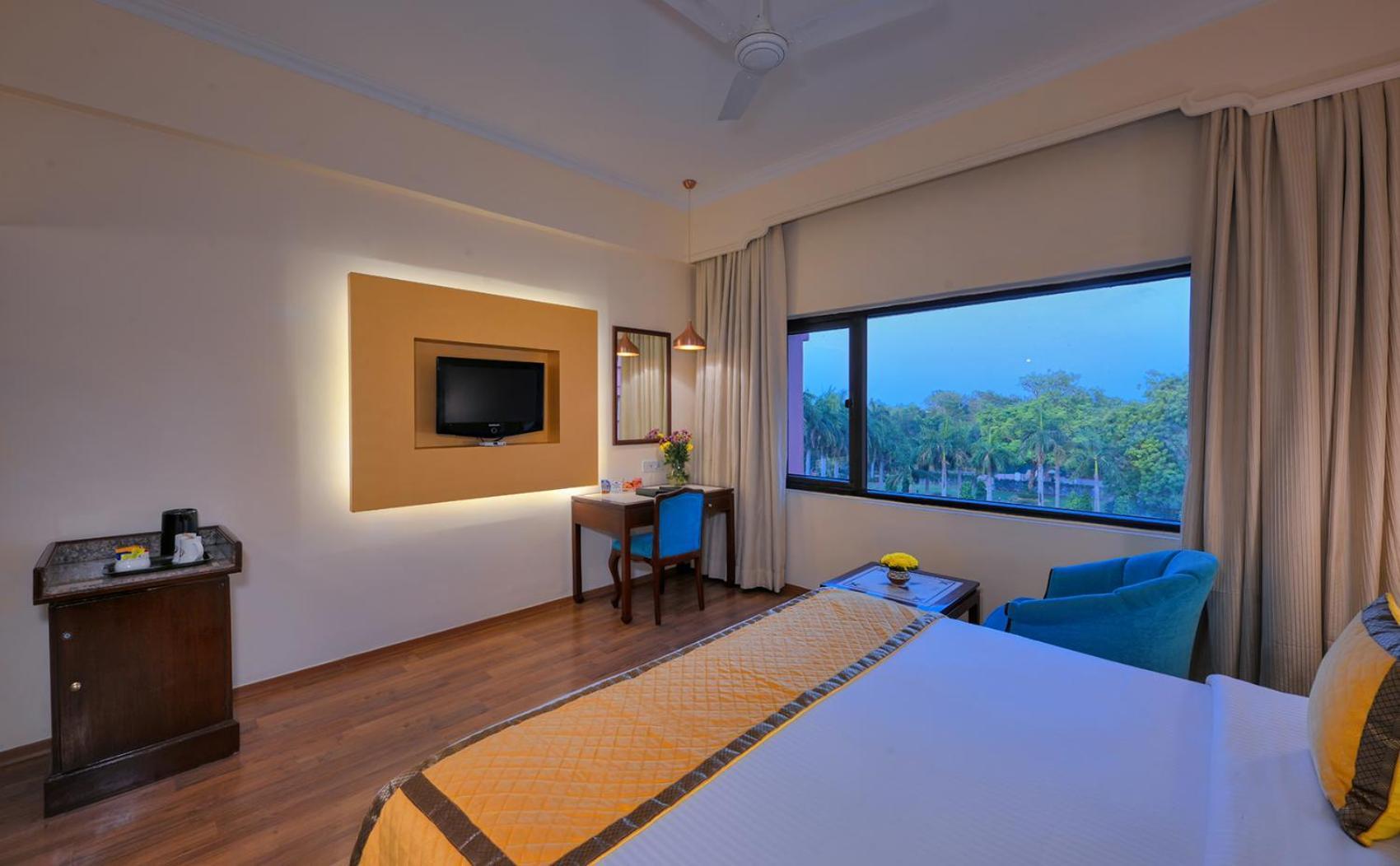 Superior King Room