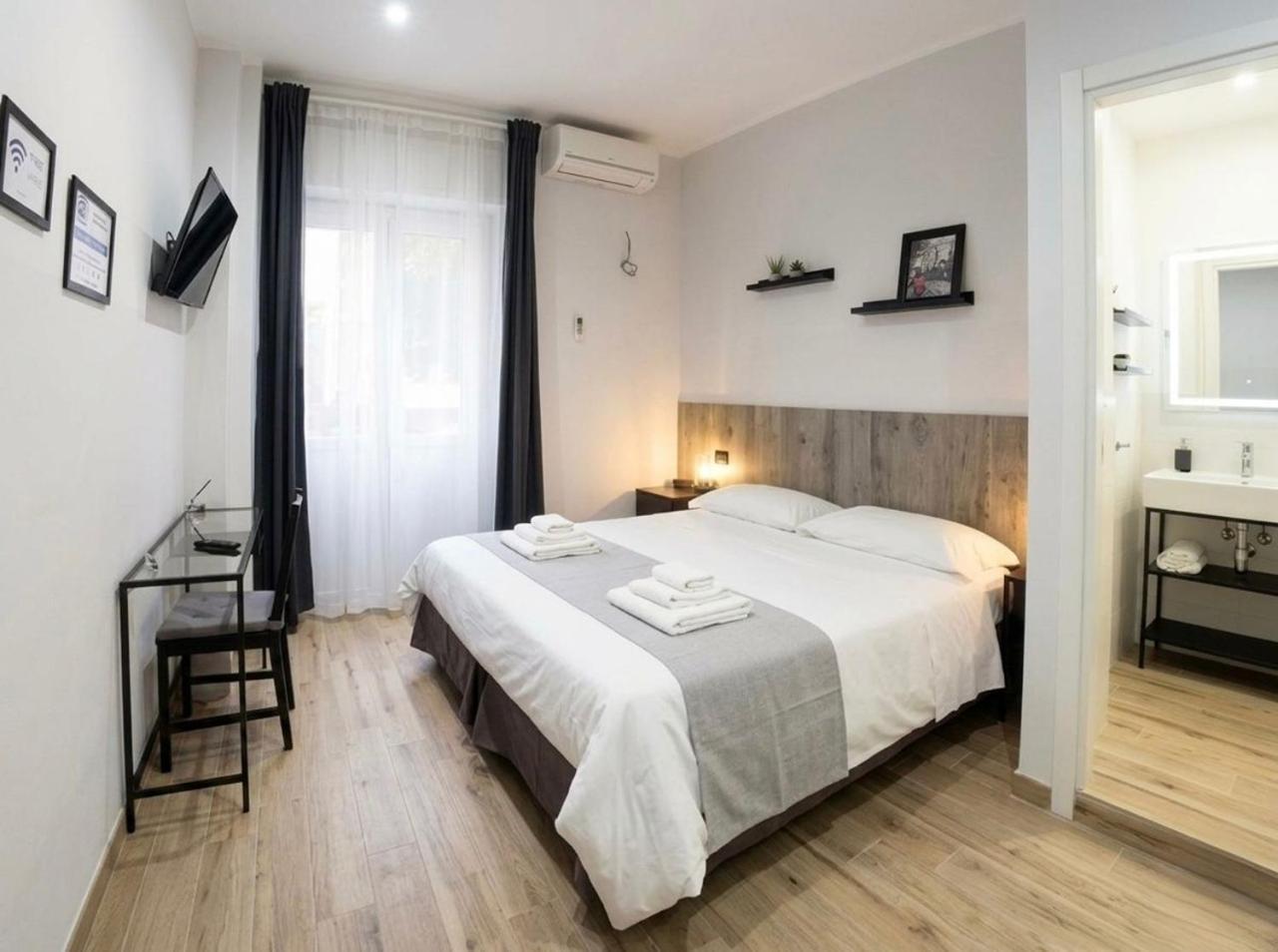 Double Room Private Bathroom