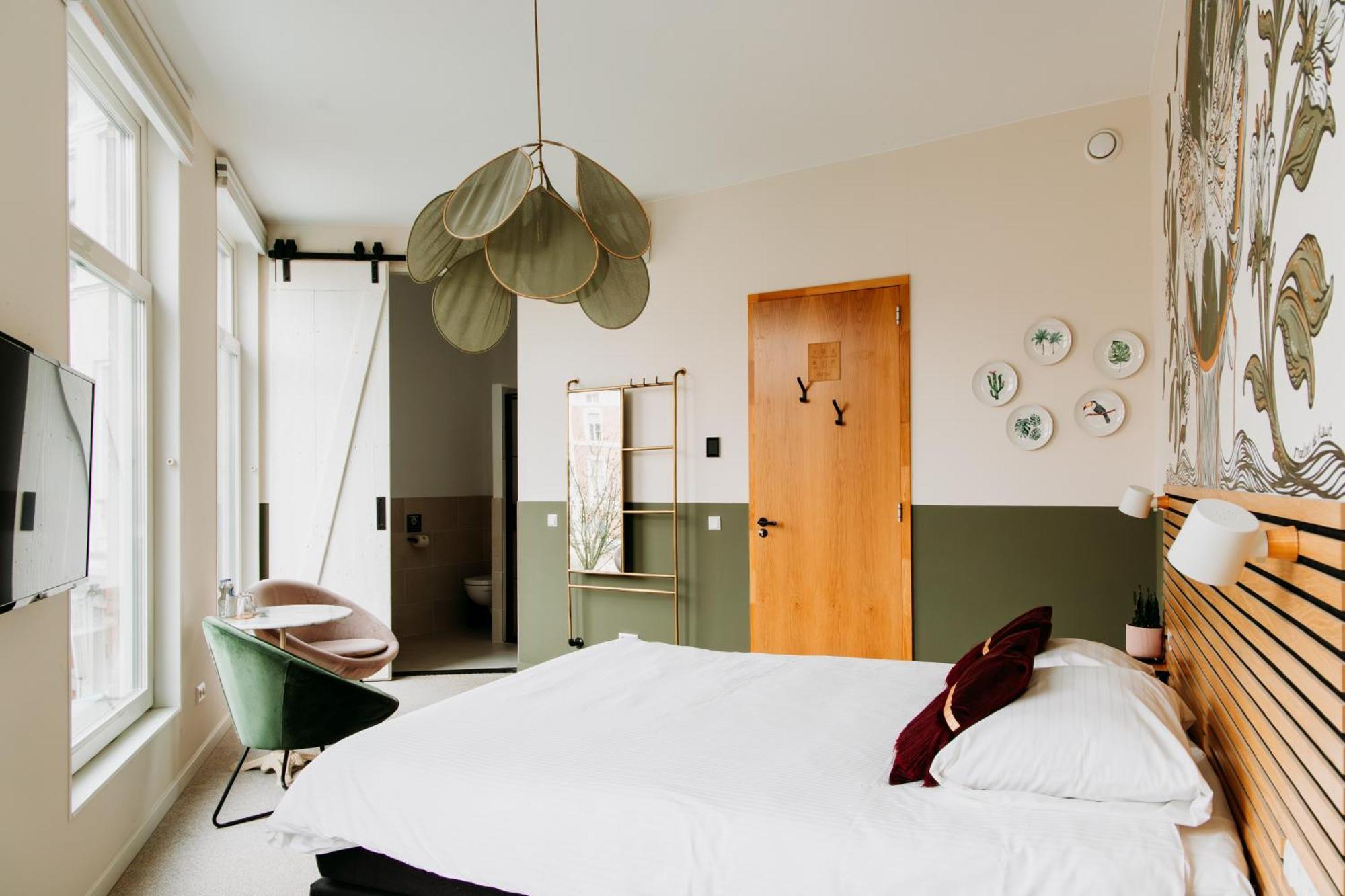 Standard King Room