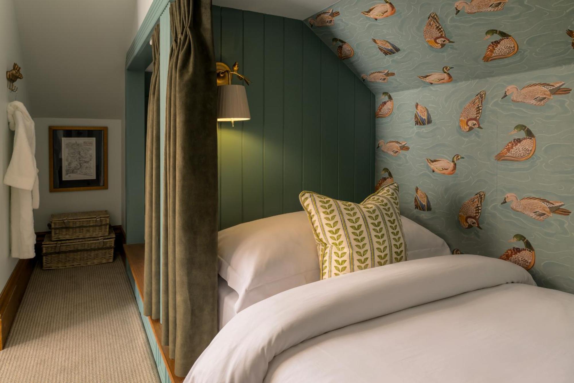 Deluxe Family Suite