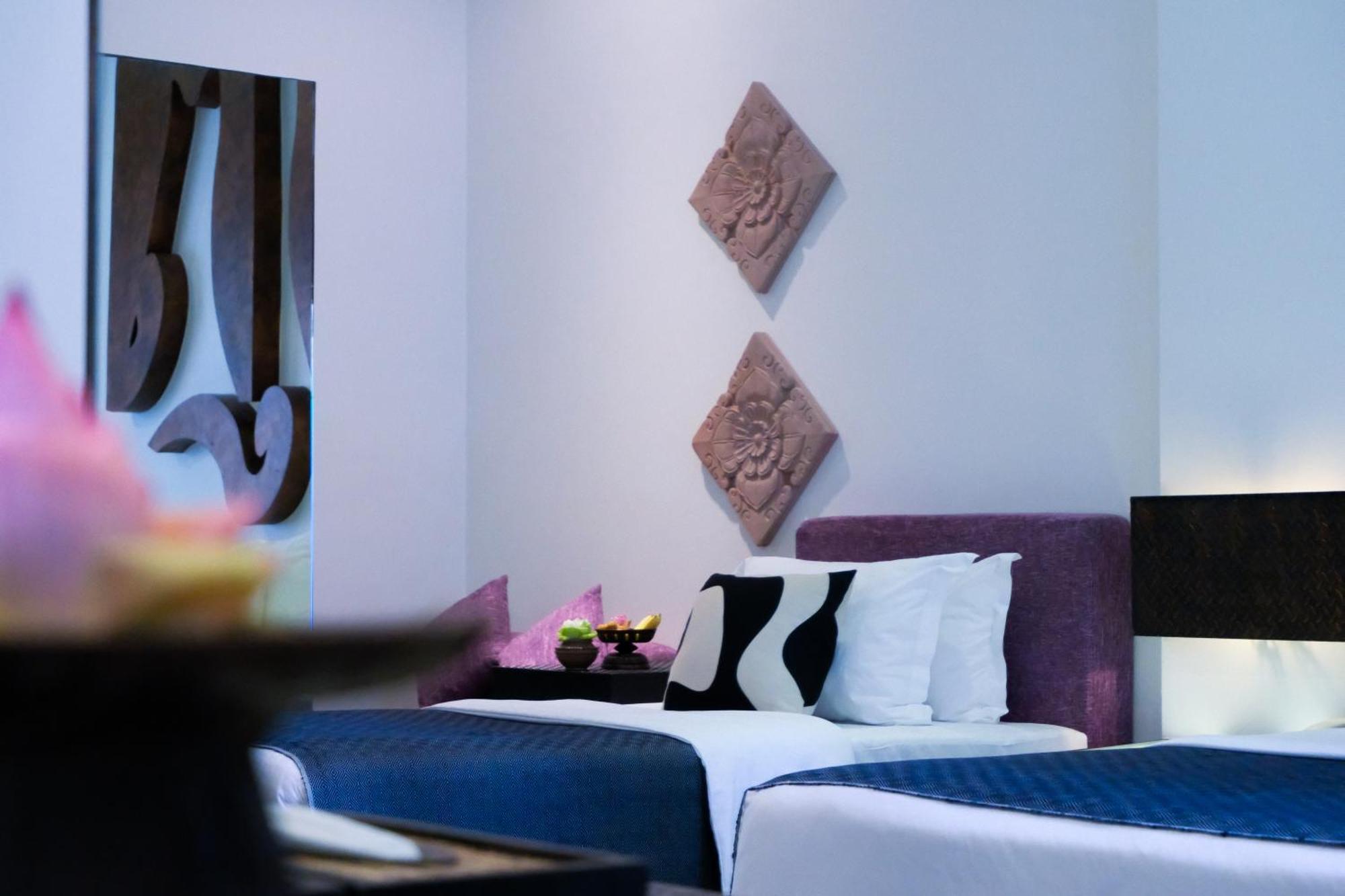 Deluxe Twin City View USD15 Credit Spa