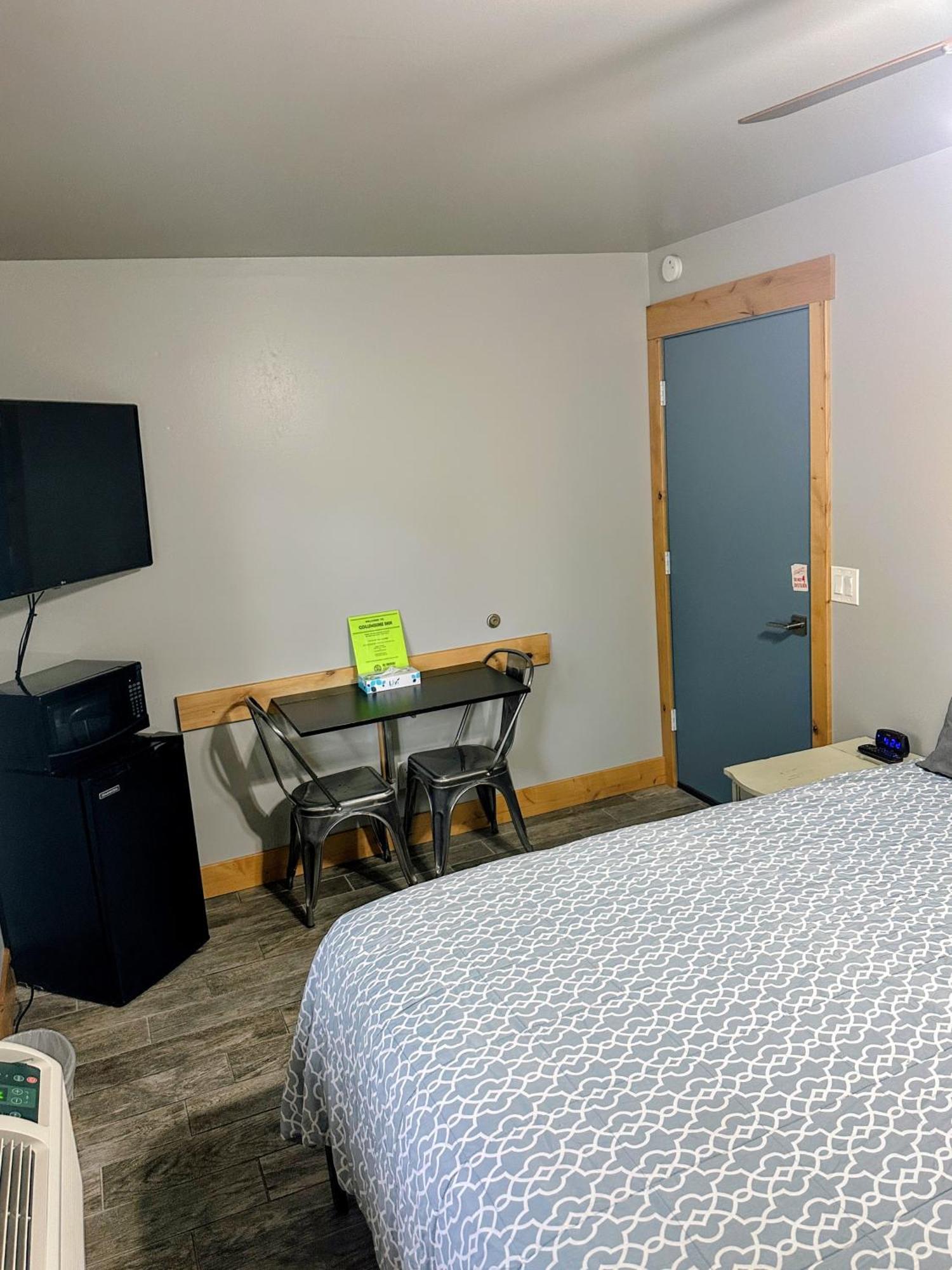 Economy Queen Room