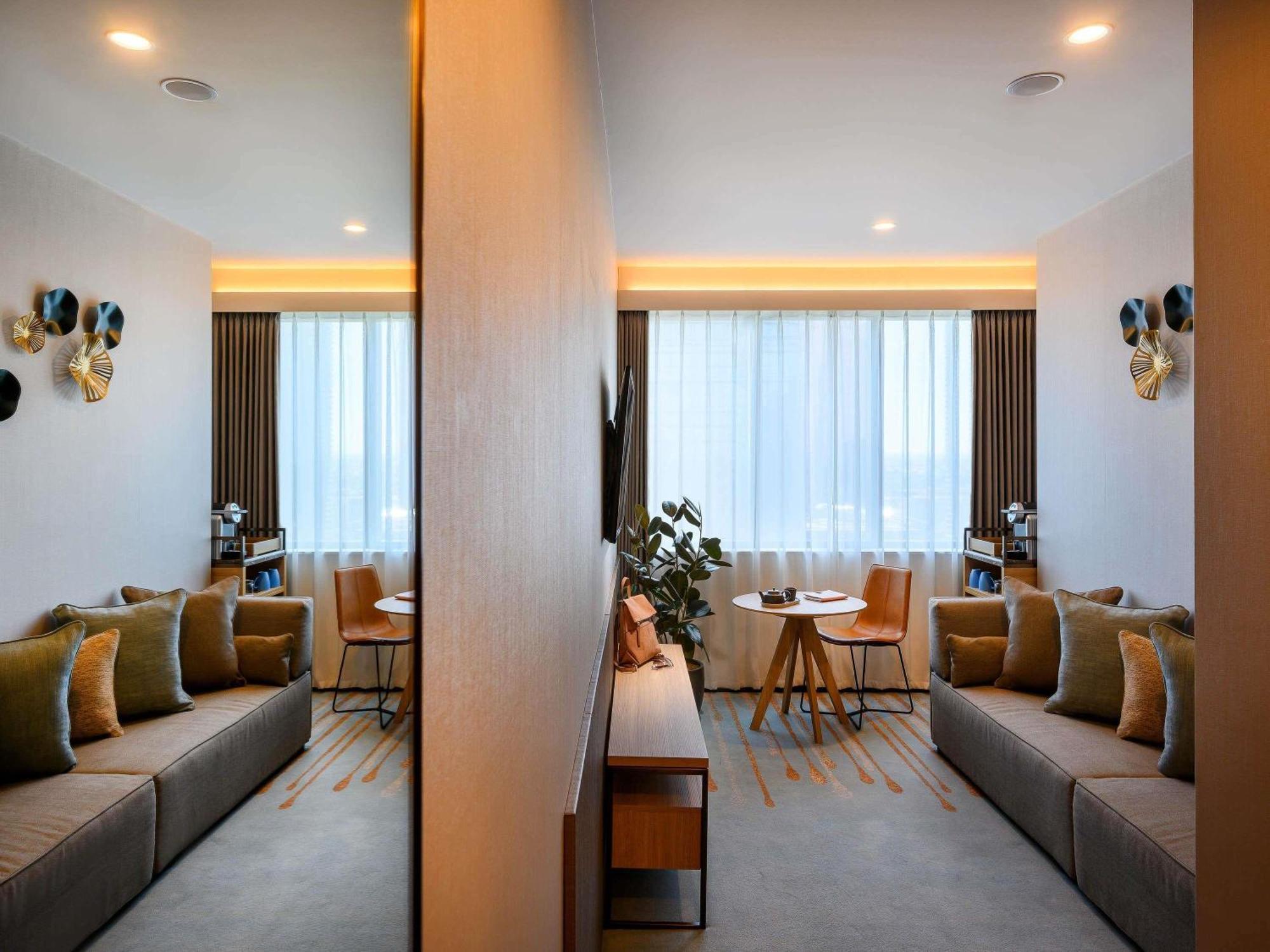Junior King Suite