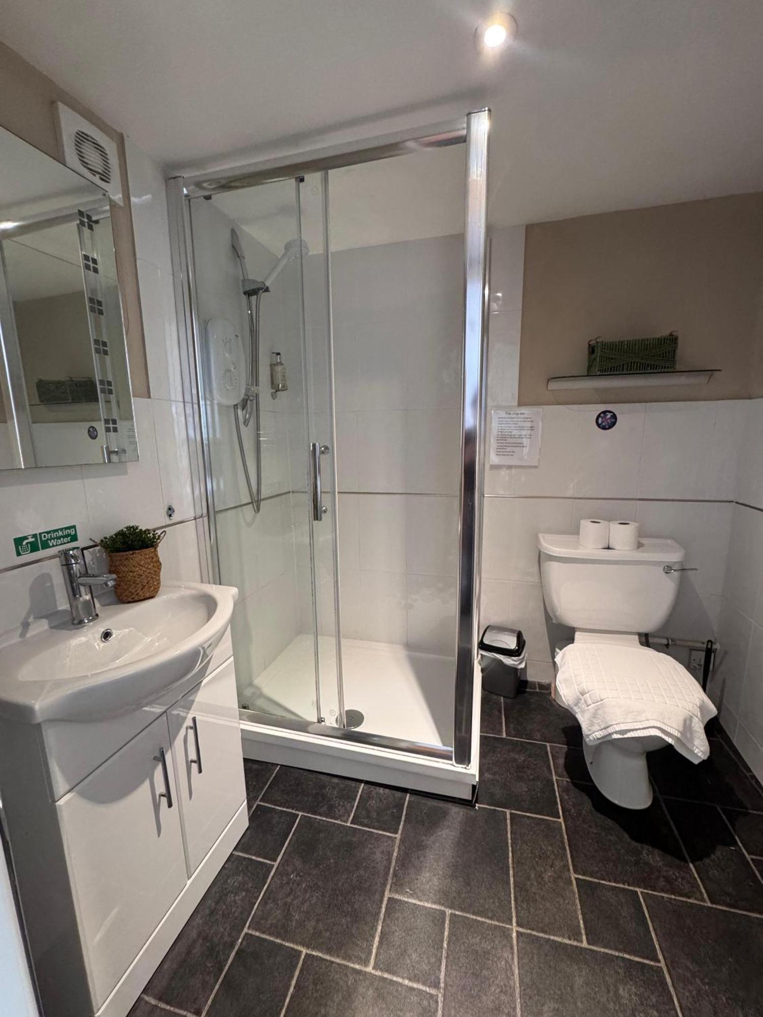 Double Room Private Bathroom