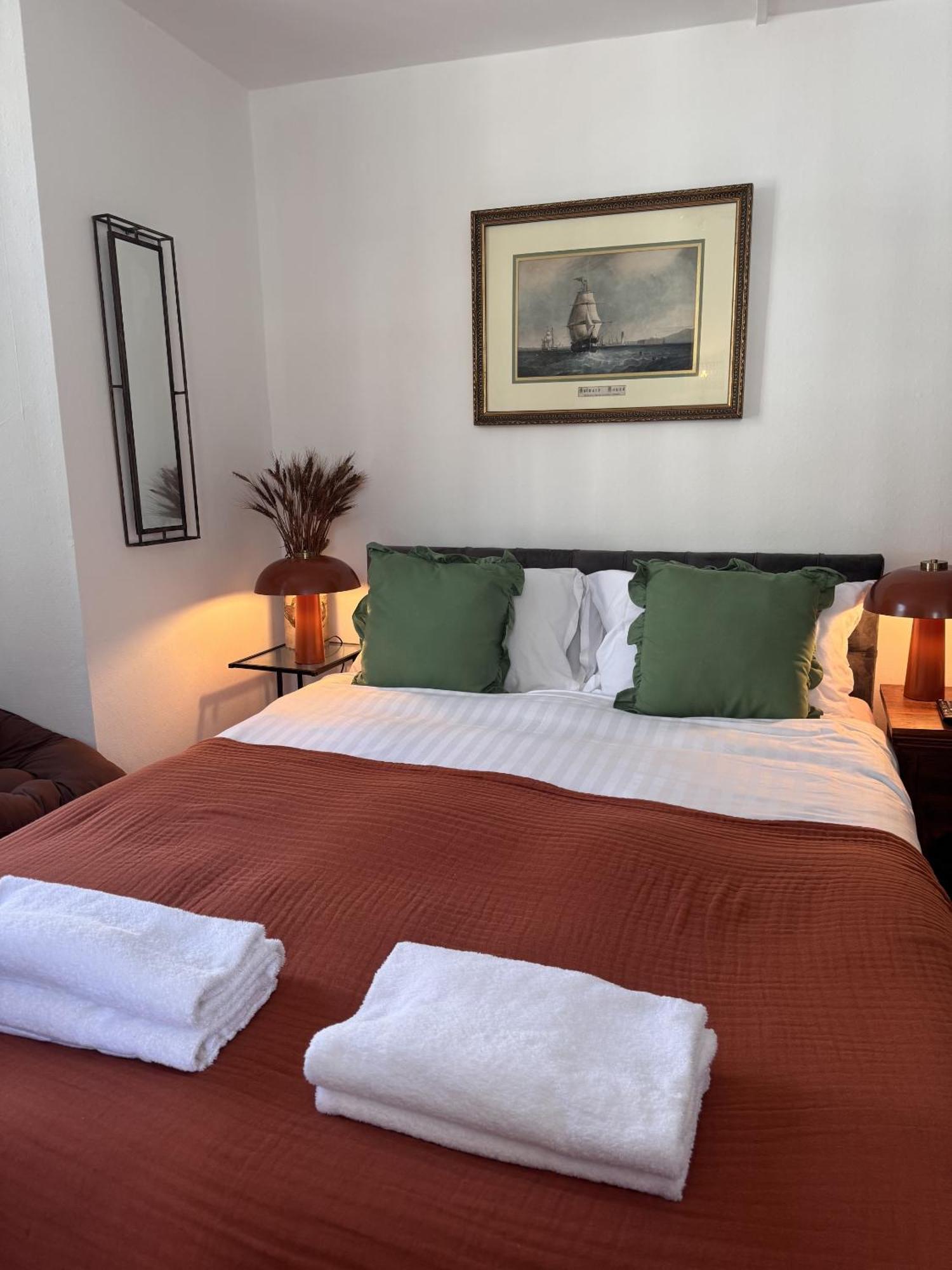 Double Room Private Bathroom