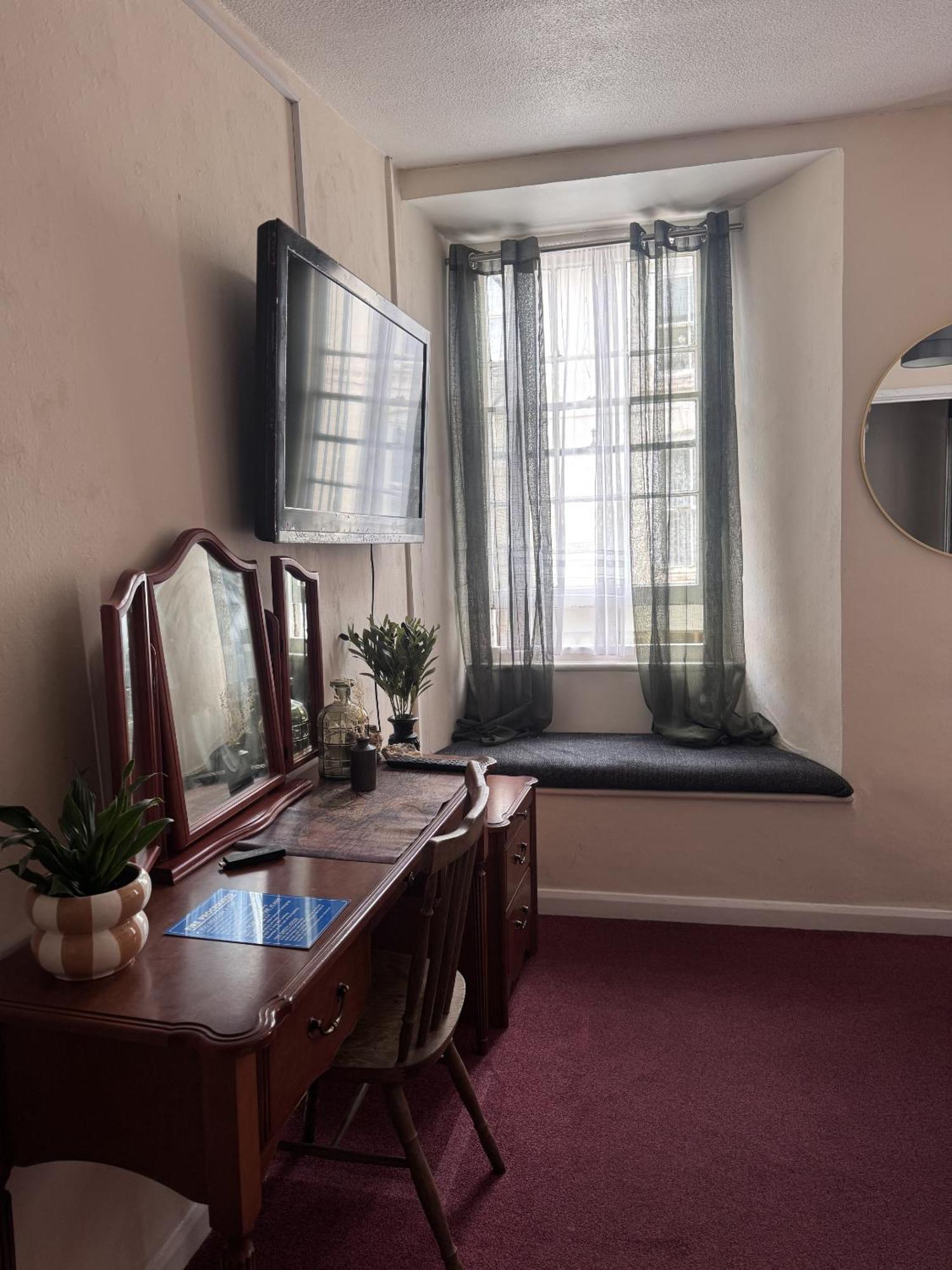 Double Room Private Bathroom