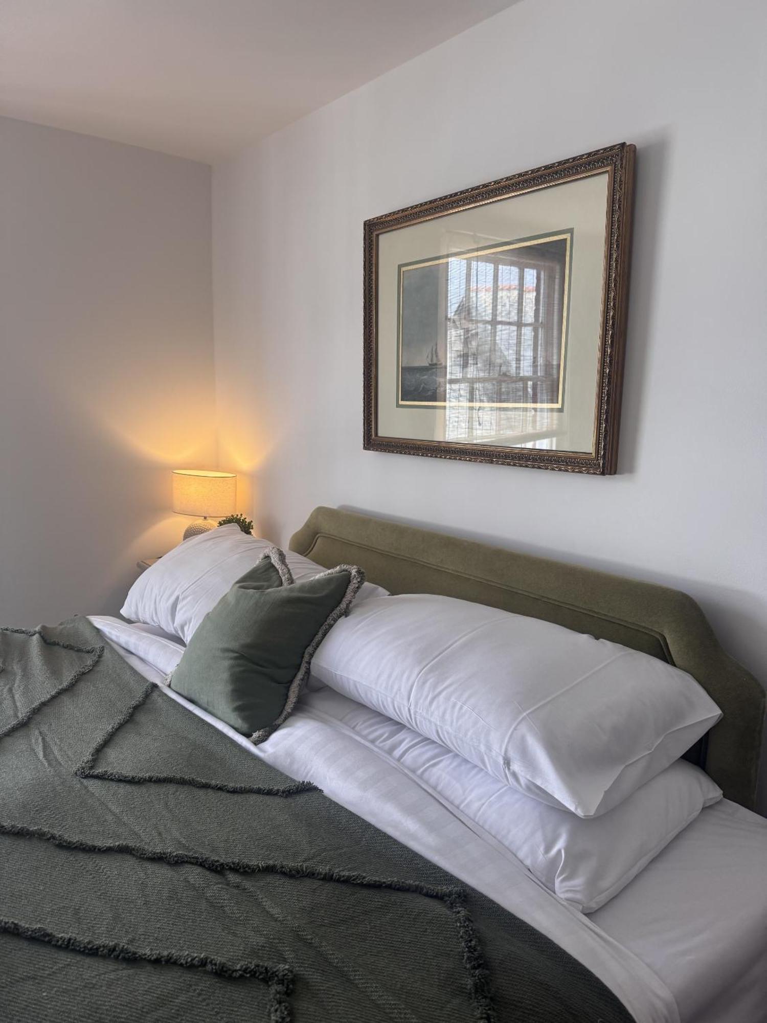 Double Room Private Bathroom