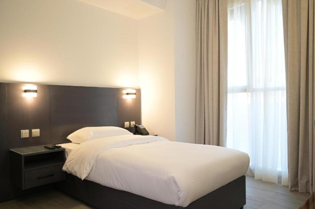 Large Single Room