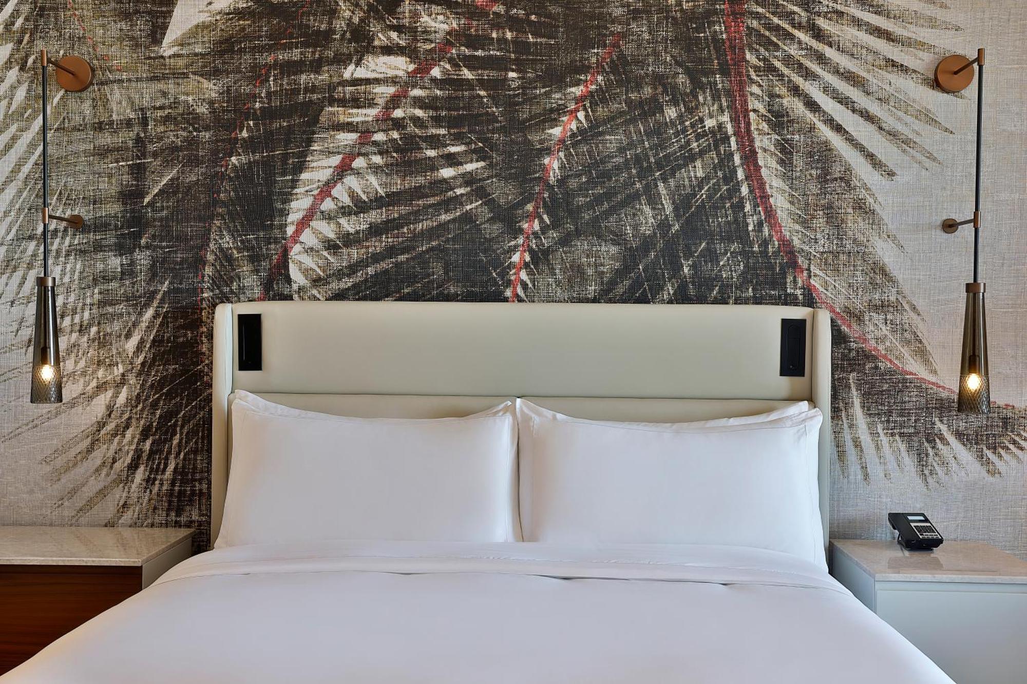 Deluxe King Room Mobility Access