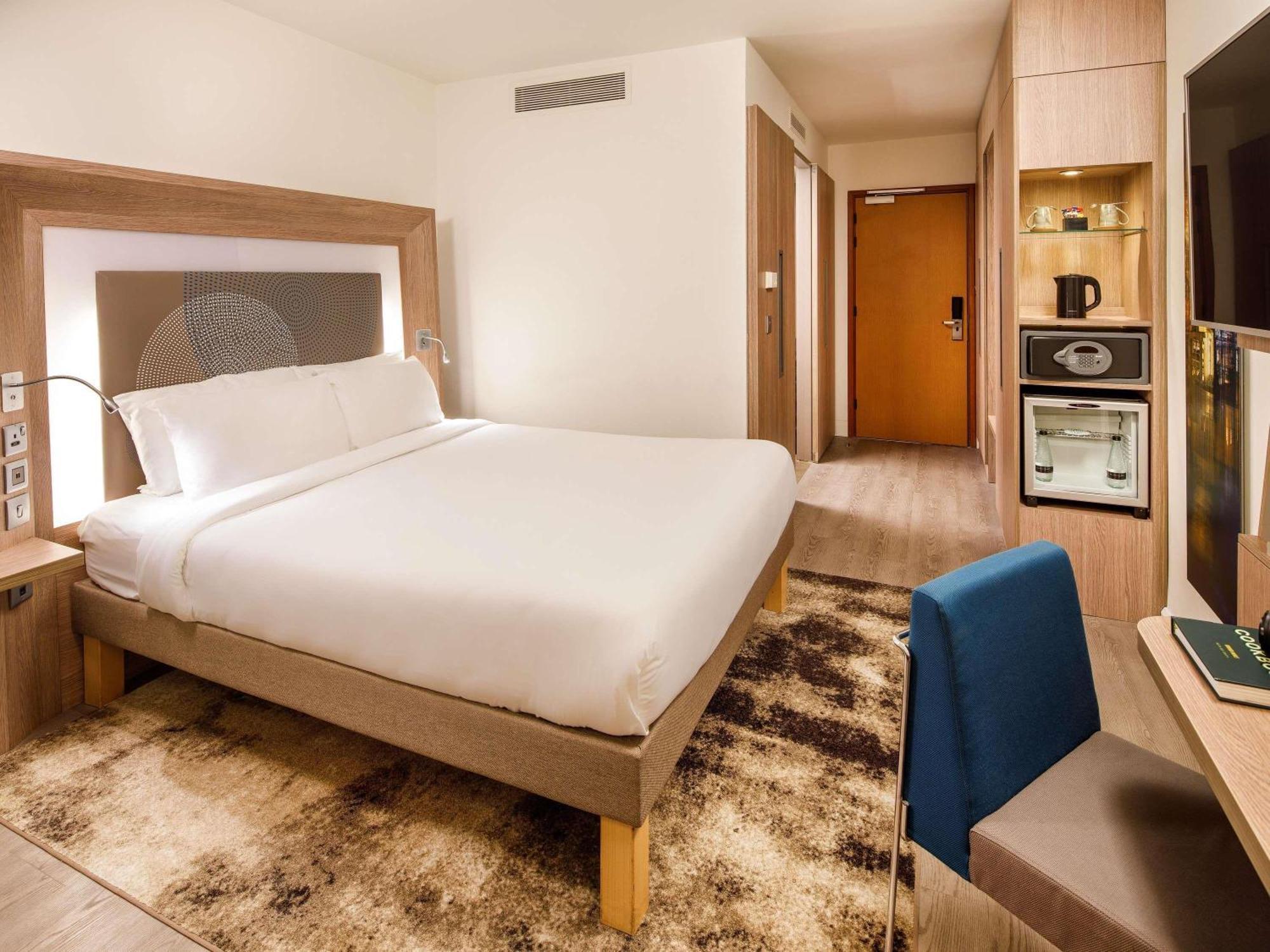 Superior Queen Room One Queen Bed One Single Sofa Bed