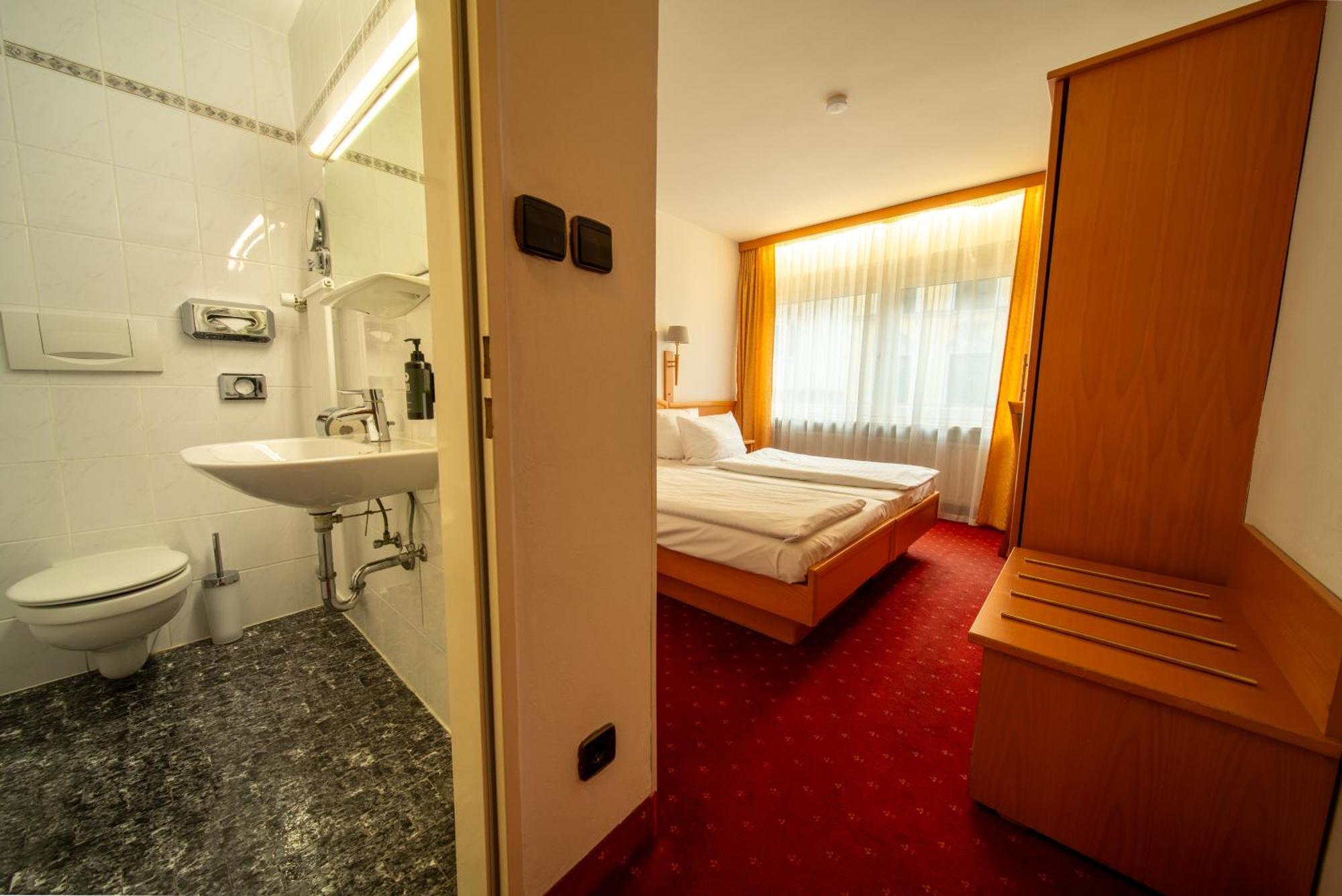 Comfort Room 1 Double Bed