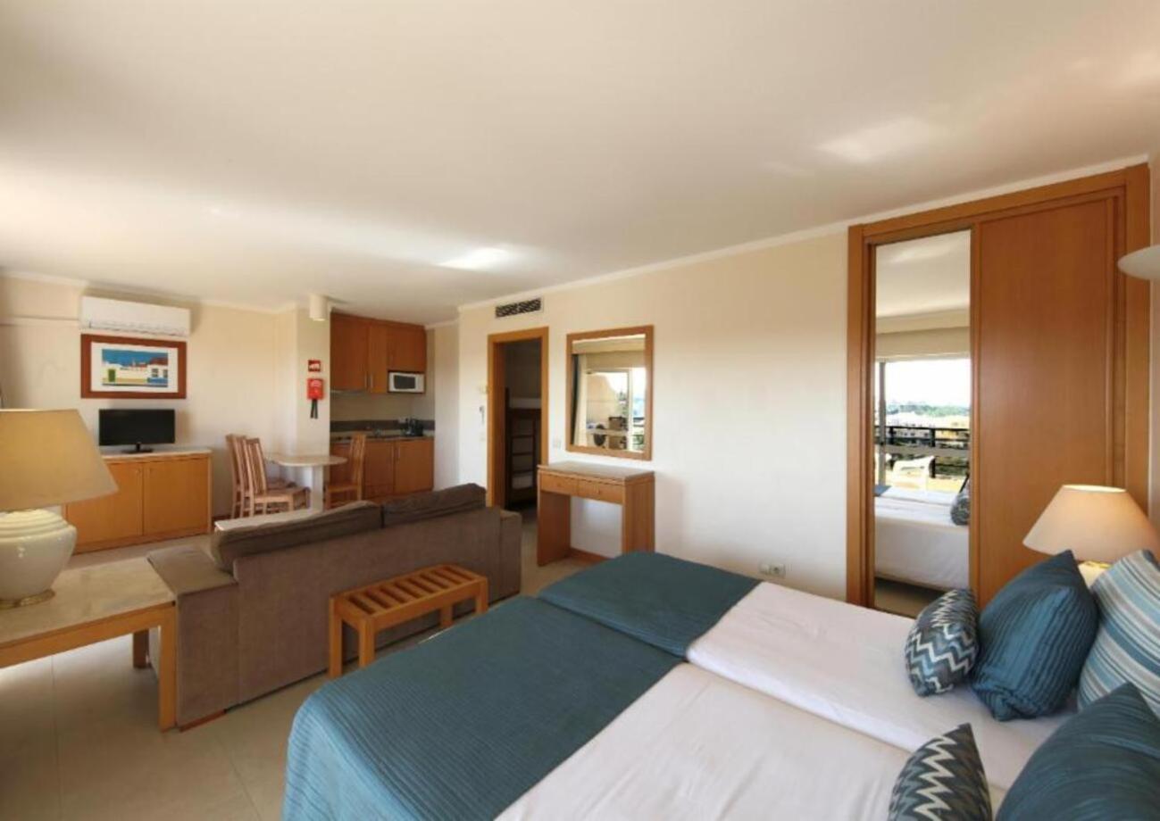 Deluxe Junior Suite Partial Sea View