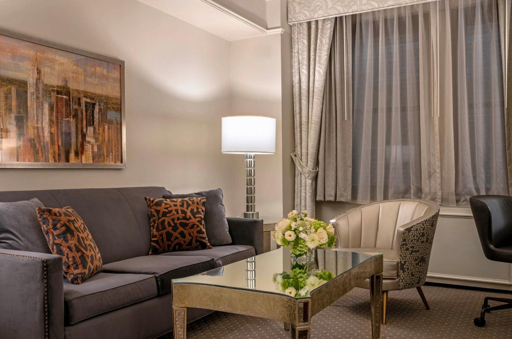 Premier One Bedroom Suite King Bed