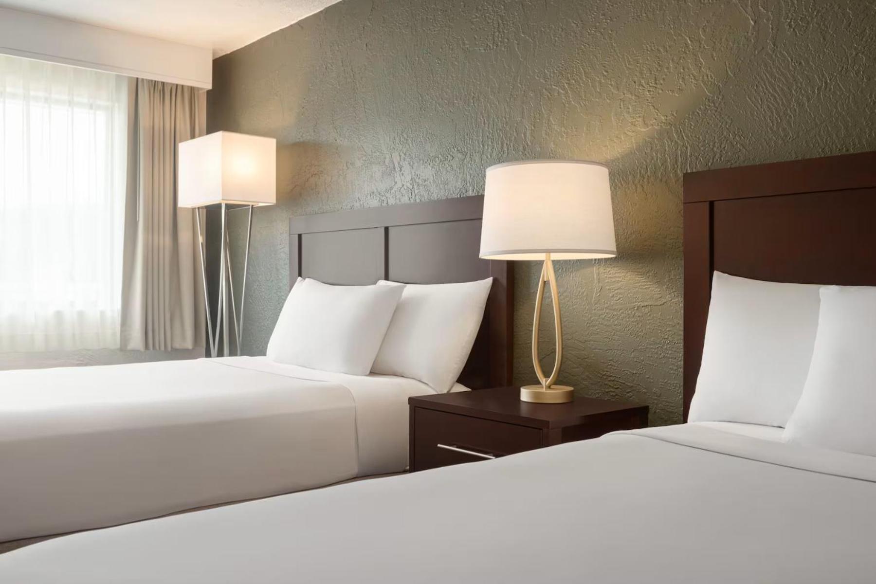 Cozy Double Room Two Double Beds Non-Smoking