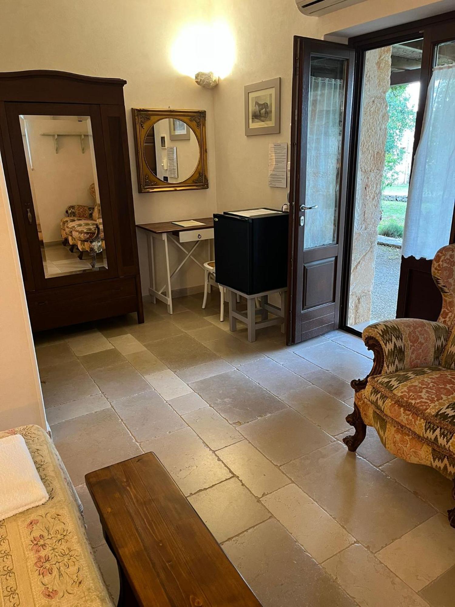 Queen Room Garden View
