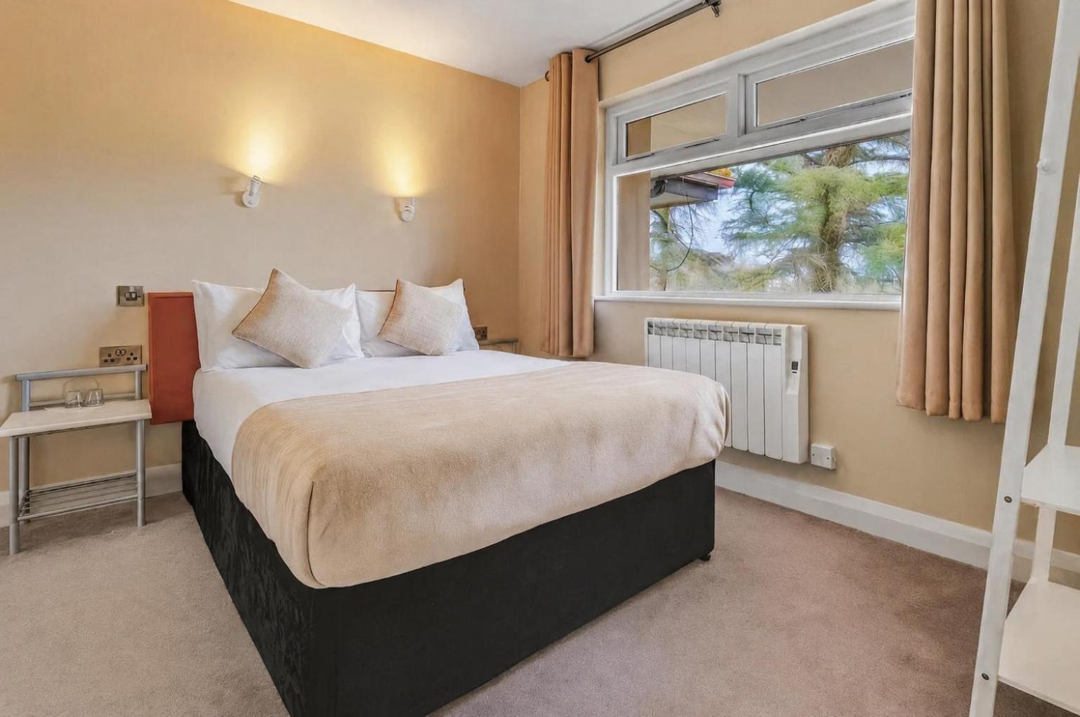 Double Room Private Bathroom
