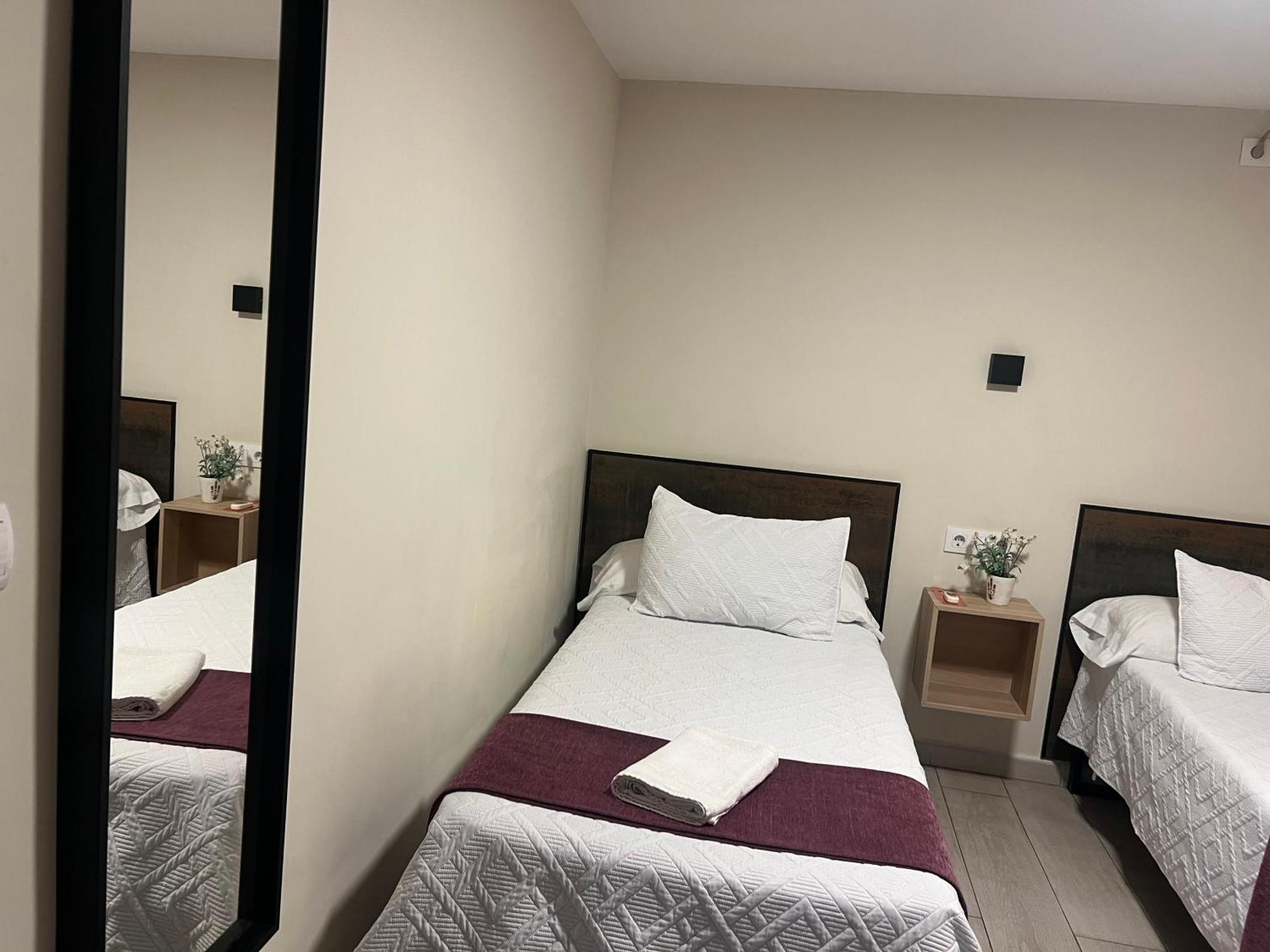 Twin Room Private Bathroom