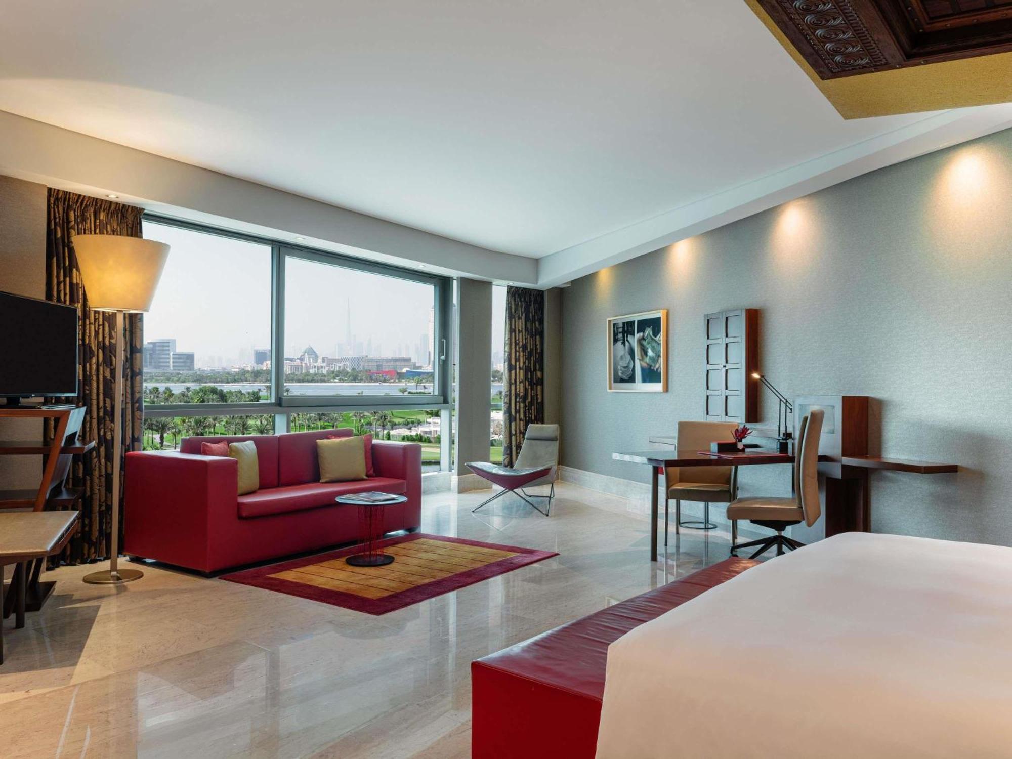 Deluxe King Room Golf View