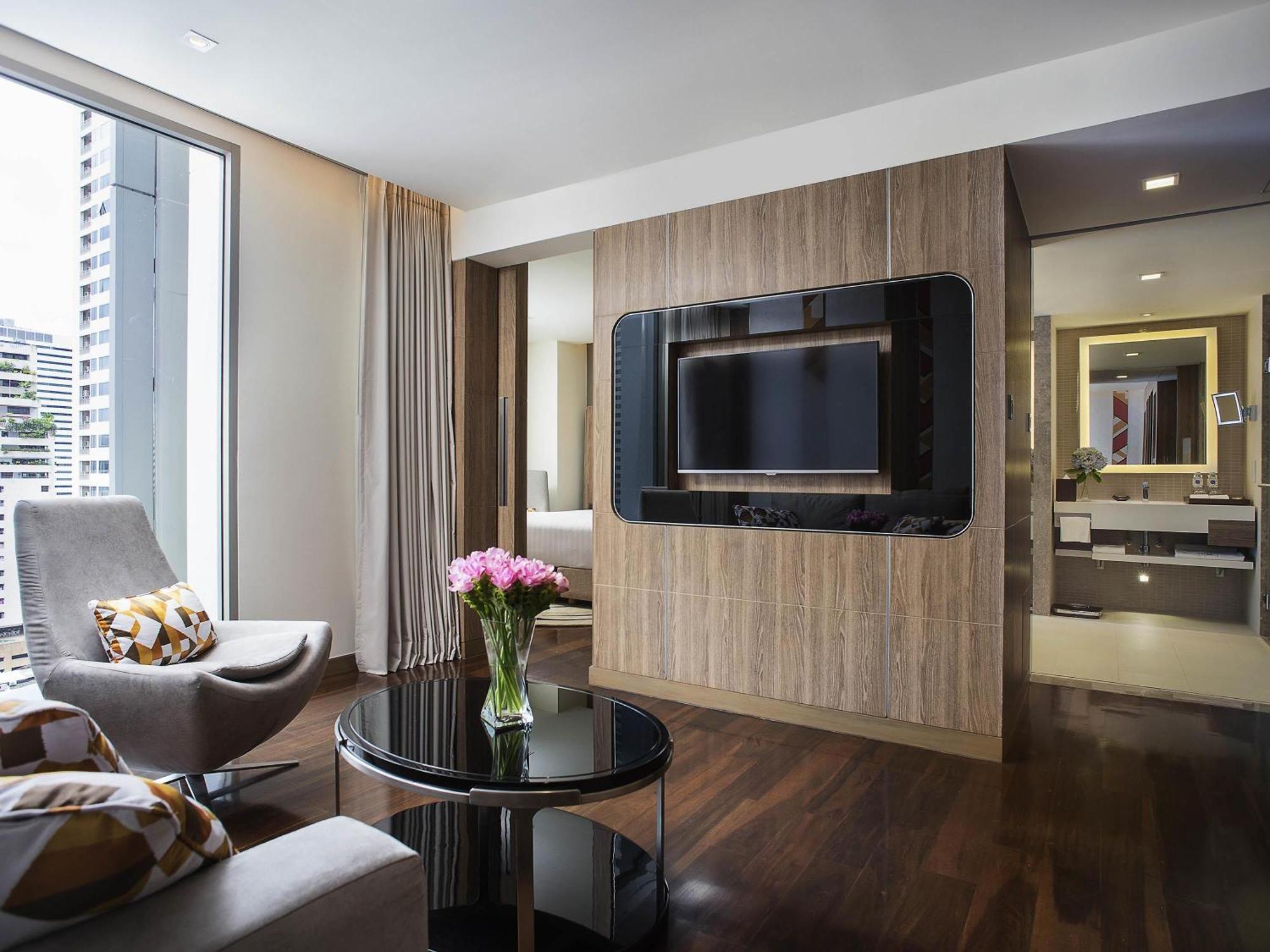 Executive Suite Lounge Access