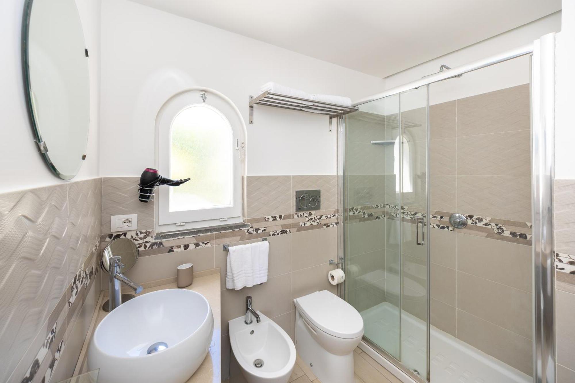 Family Room Private Bathroom
