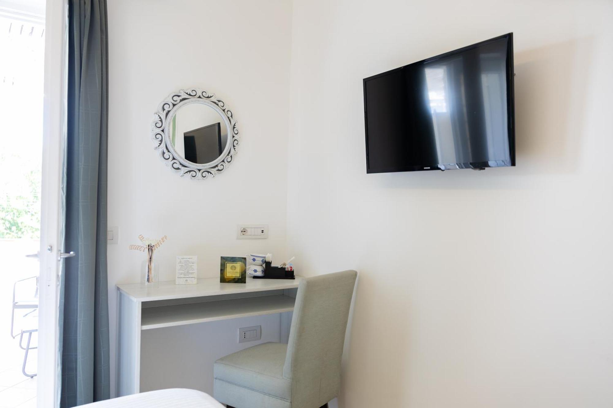 Family Room Private Bathroom