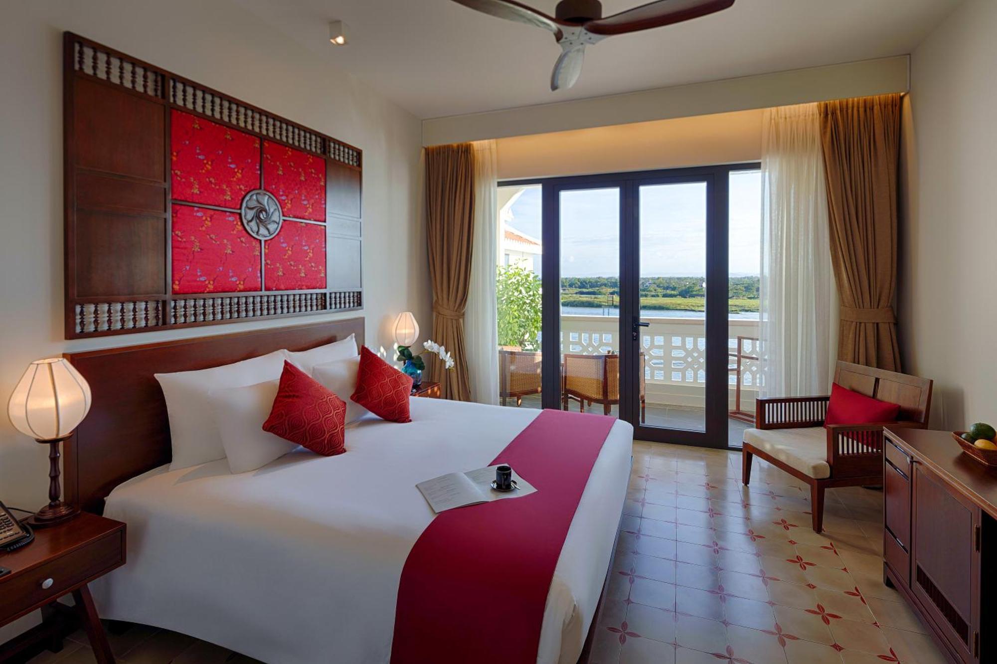 Grand Deluxe Double Pool & River View