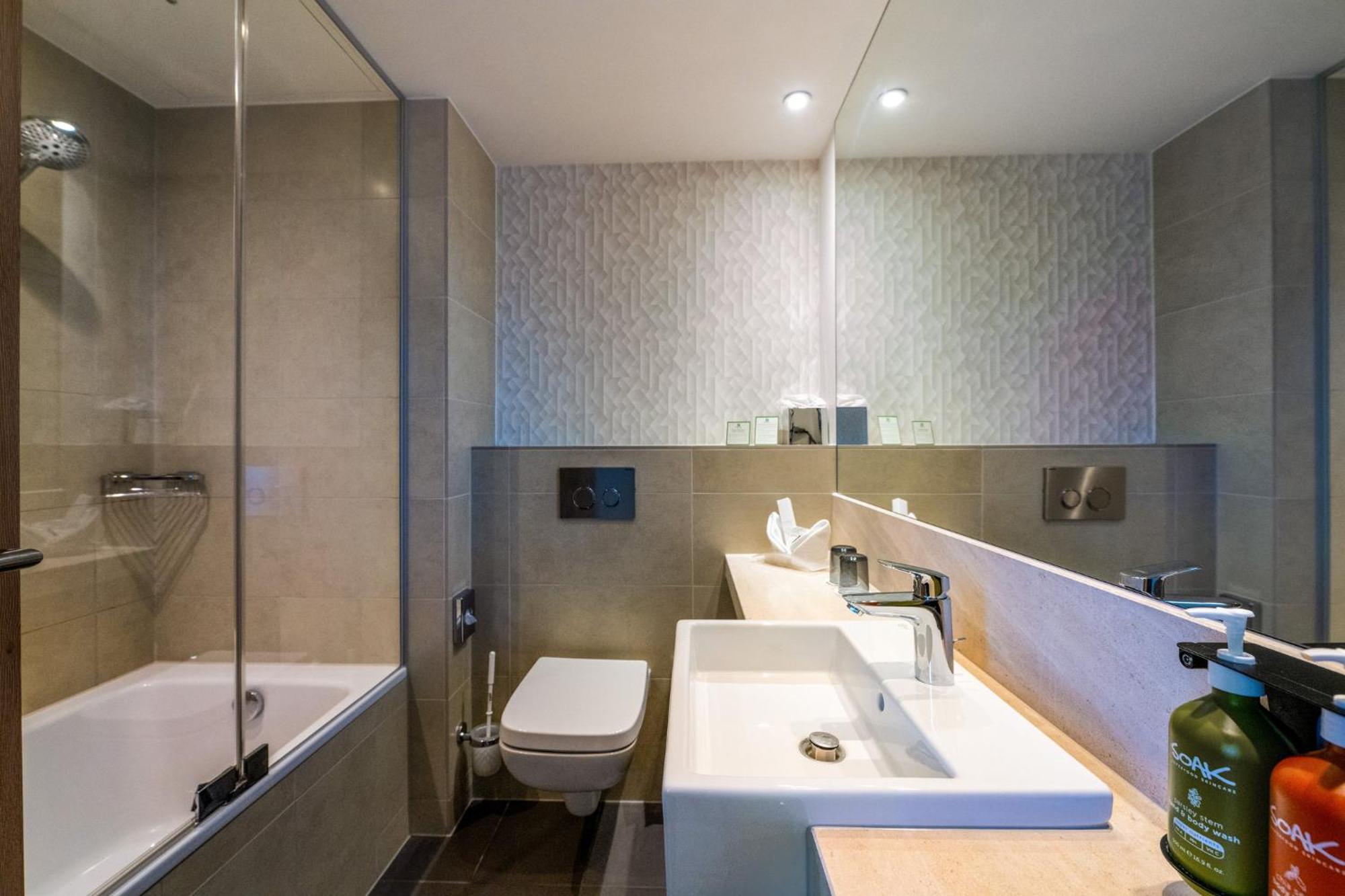 Premium King Room