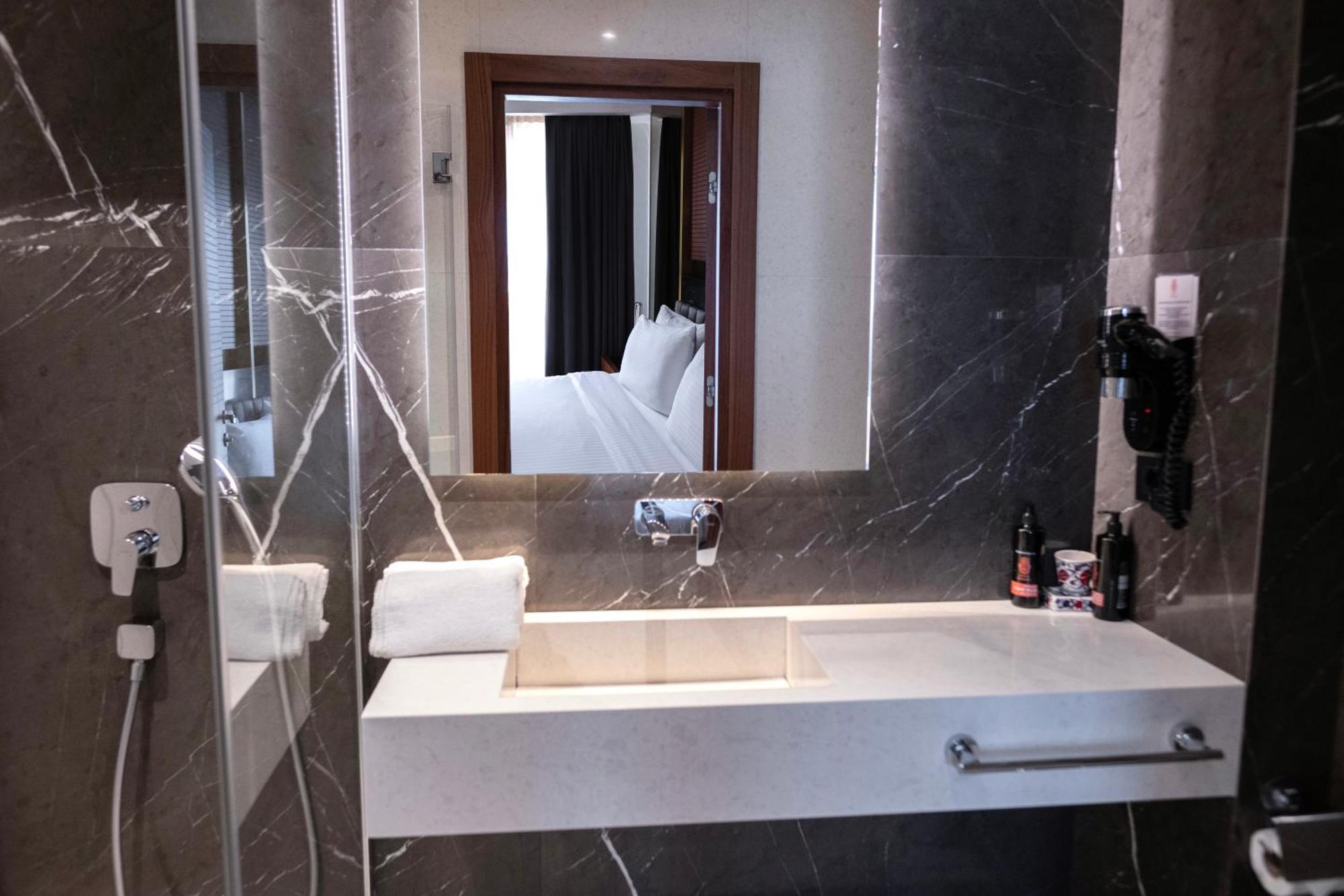 Premier Single Room
