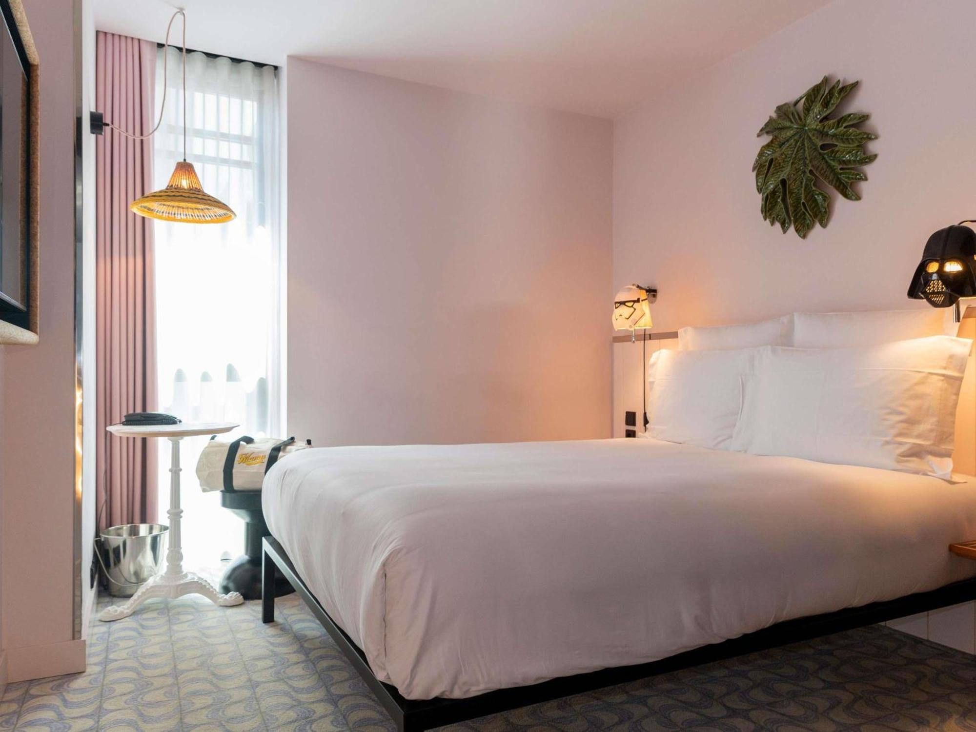 Quarto Pequeno com Cama de Casal Mama