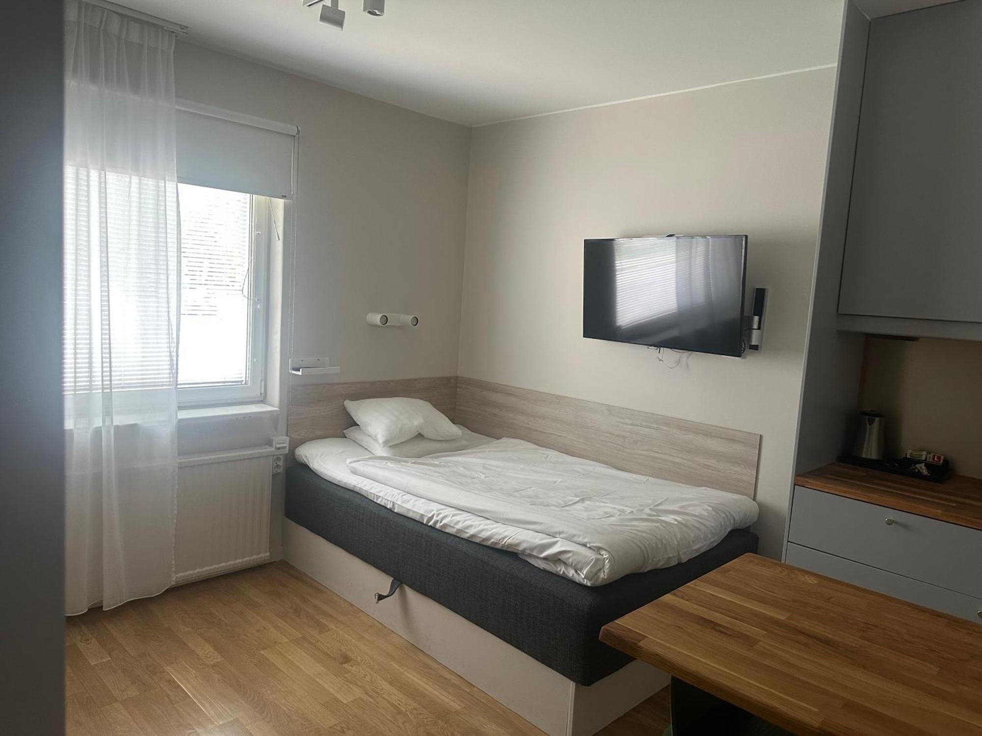 Single Room Private Bathroom