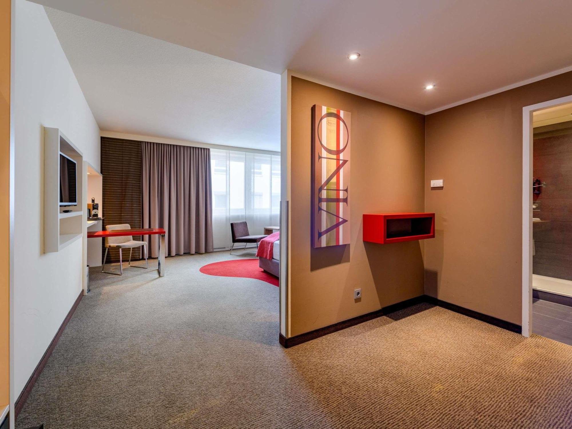 Privilege King Room Sofa Bed