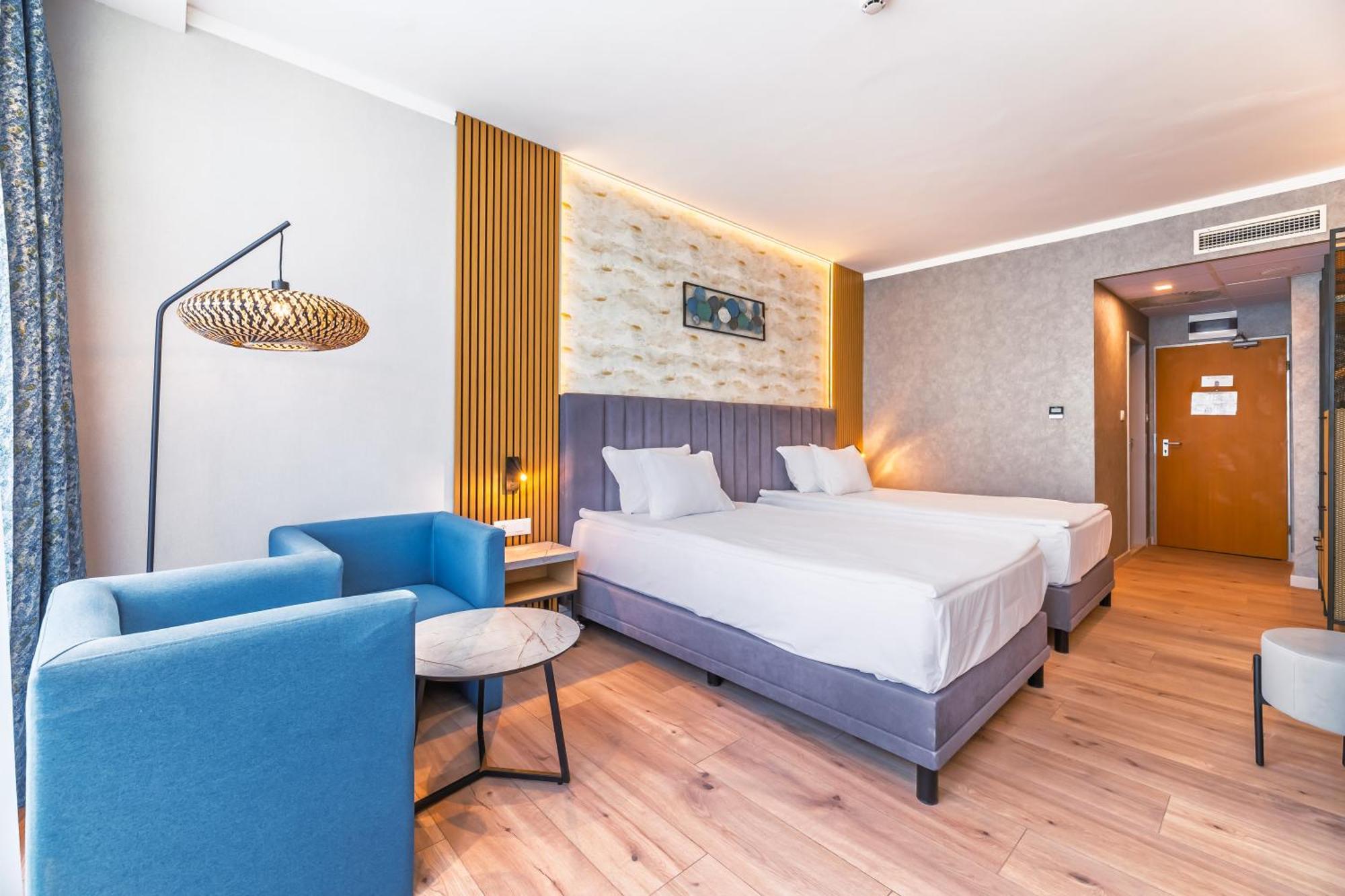 Deluxe Double or Twin Room
